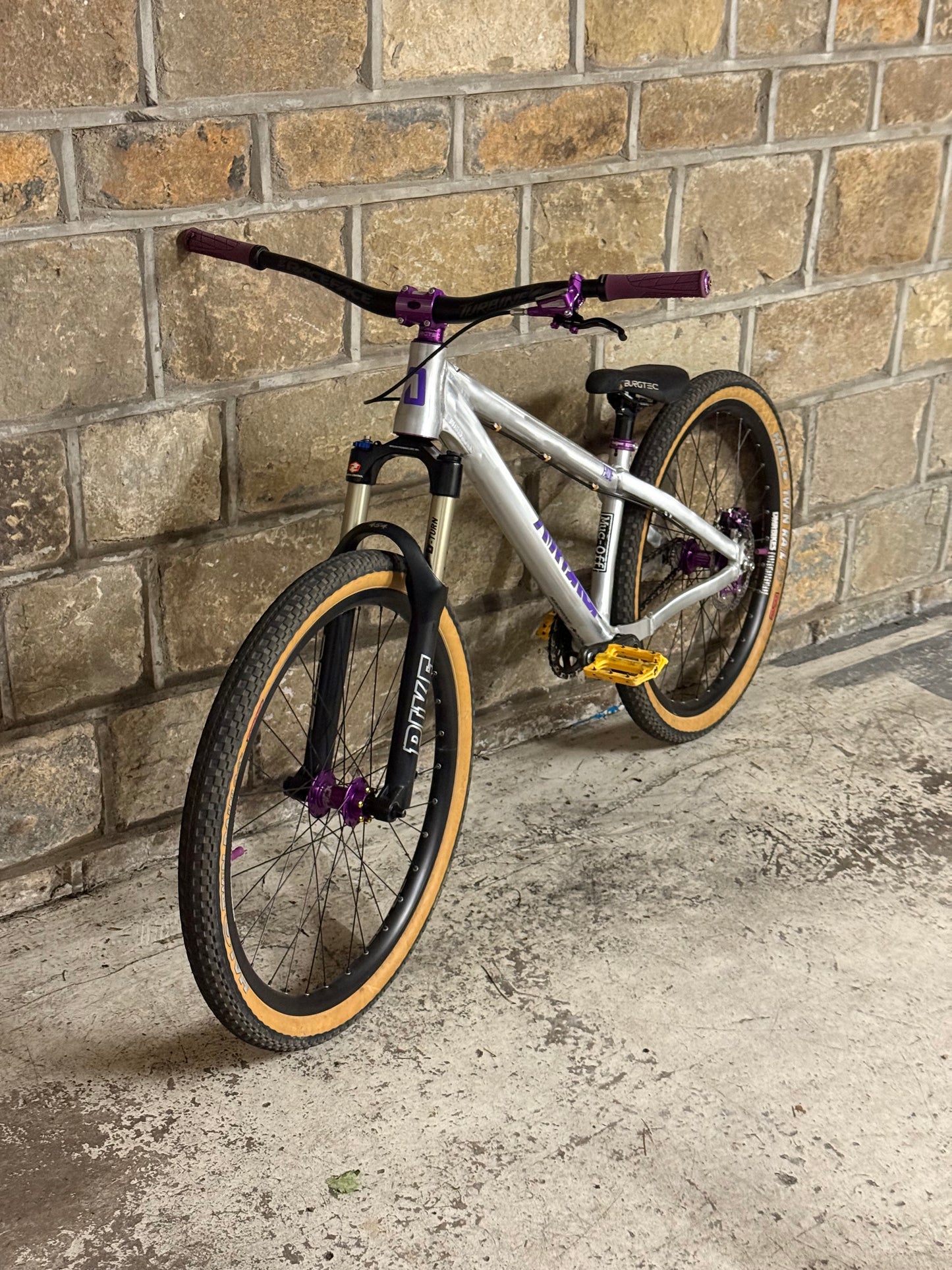 Custom Airdrop Fade Dirt Jump Bike 26”