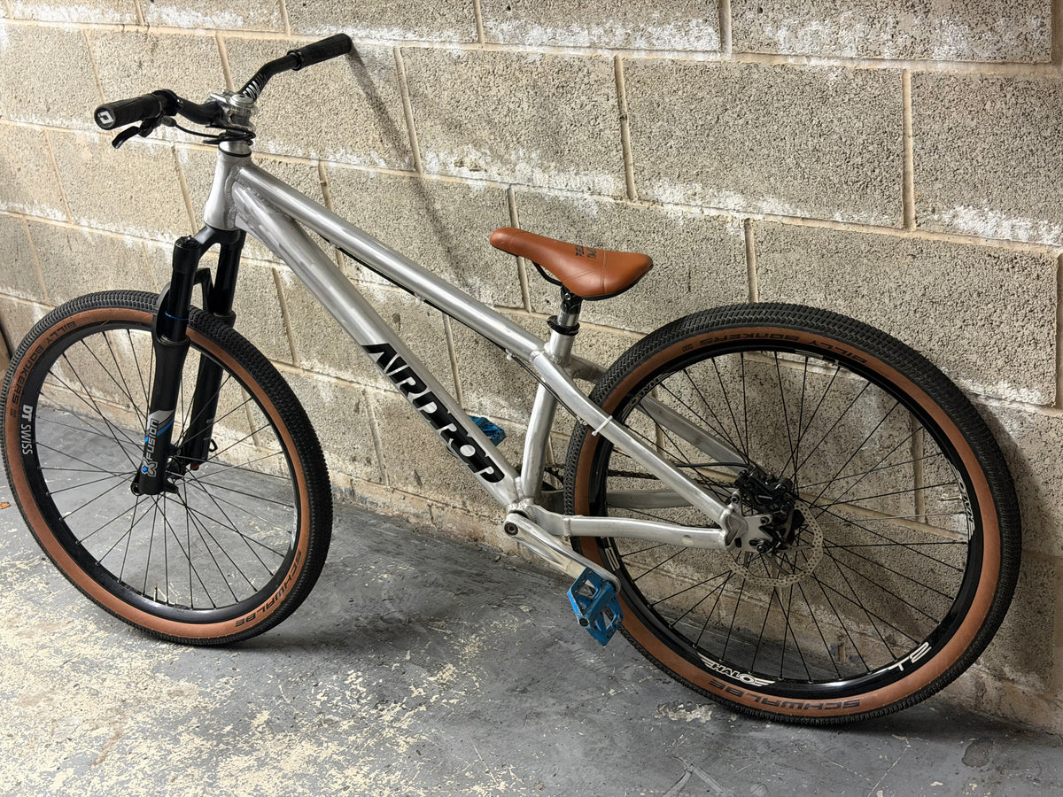 Custom Airdrop Fade Dirt Jump Bike 26”