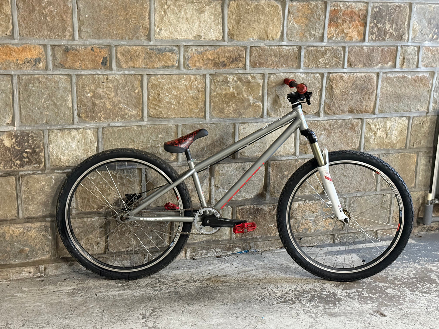 Custom Saracen Dirt Jump Bike 26”