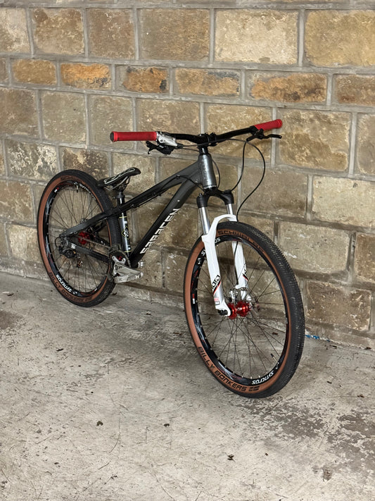 Custom Saracen Dirt Jump Bike 26' (RRP £2000)