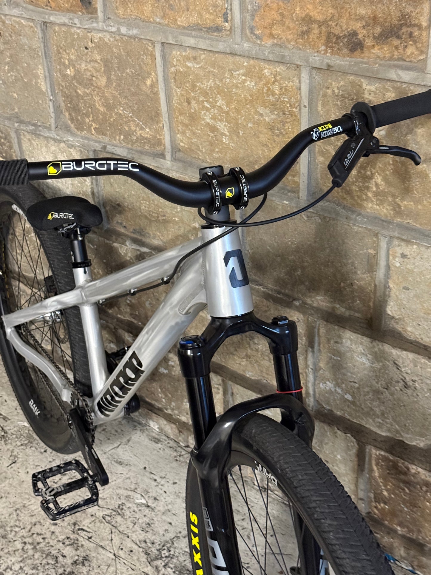 Custom Airdrop Fade Dirt Jump Bike 26”