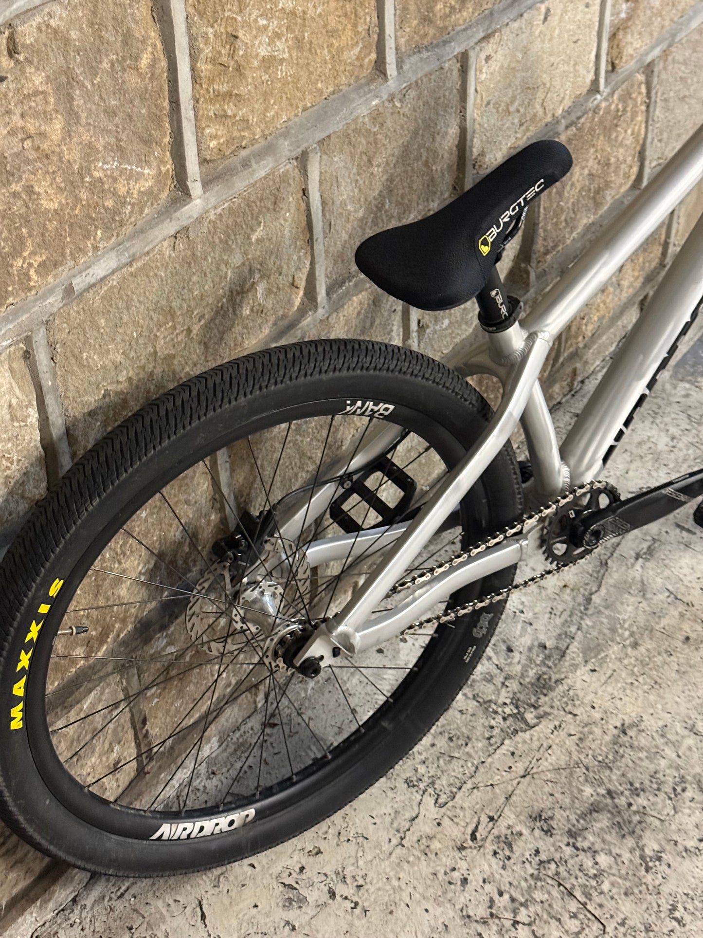 Custom Airdrop Fade Dirt Jump Bike 26”