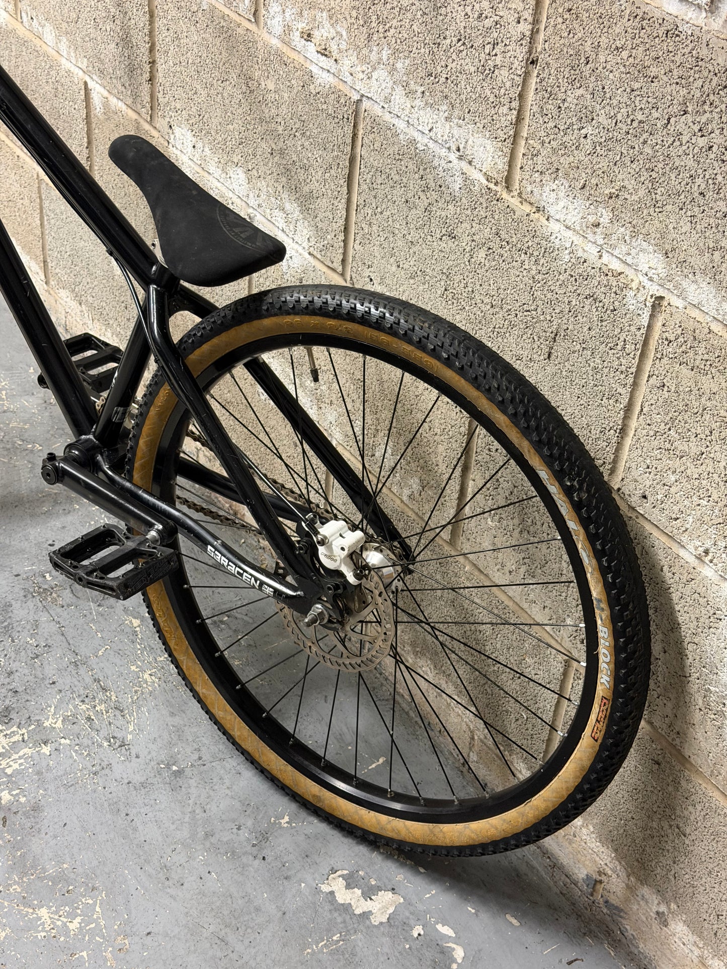 Custom Saracen Dirt Jump Bike 26”