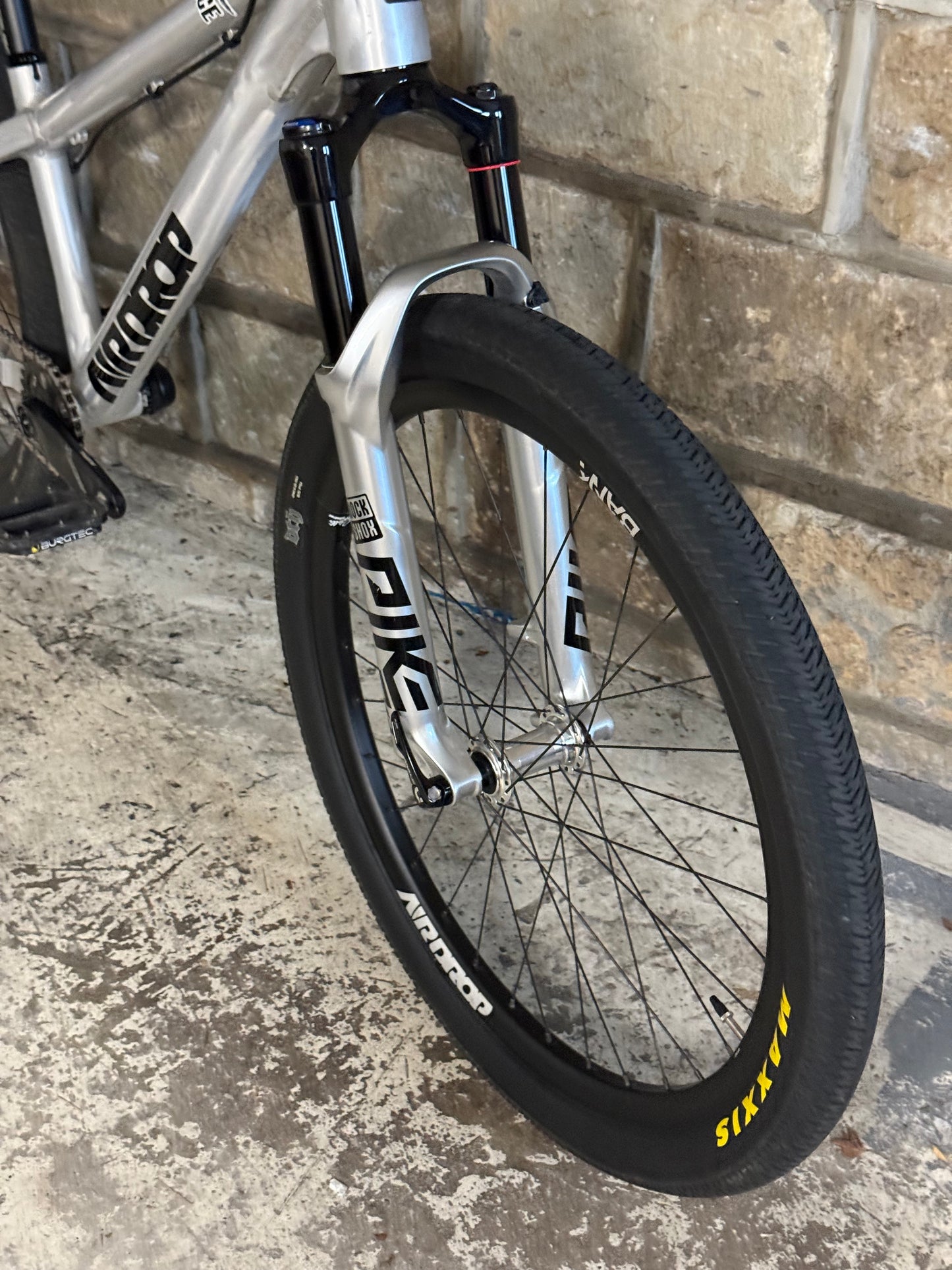 Custom Airdrop Fade Dirt Jump Bike 26”