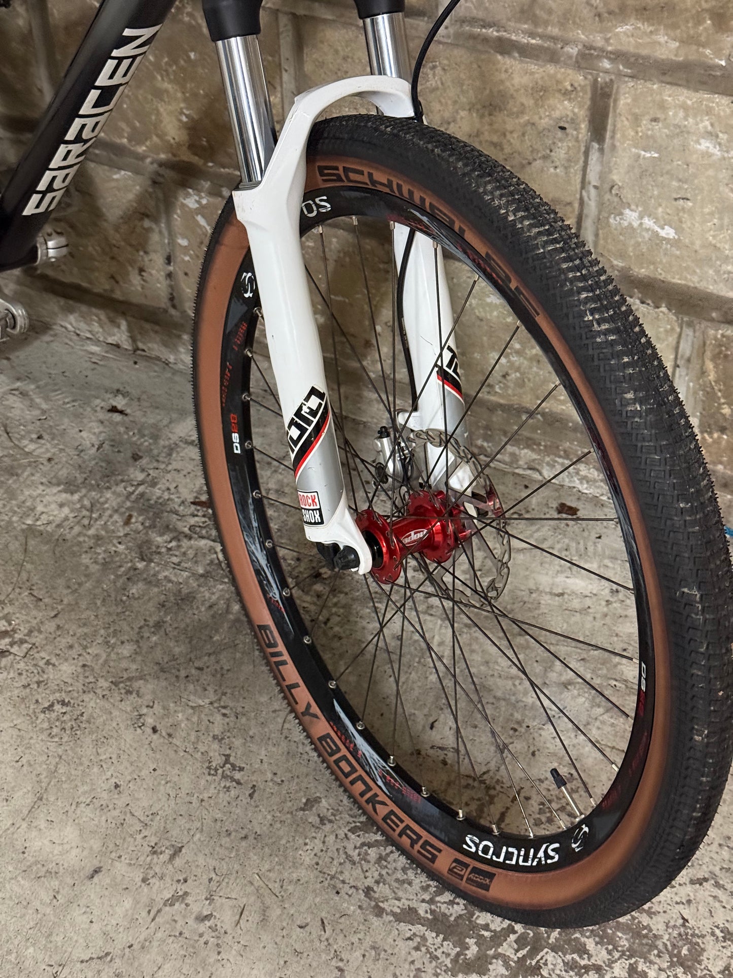 Custom Saracen Dirt Jump Bike 26' (RRP £2000)