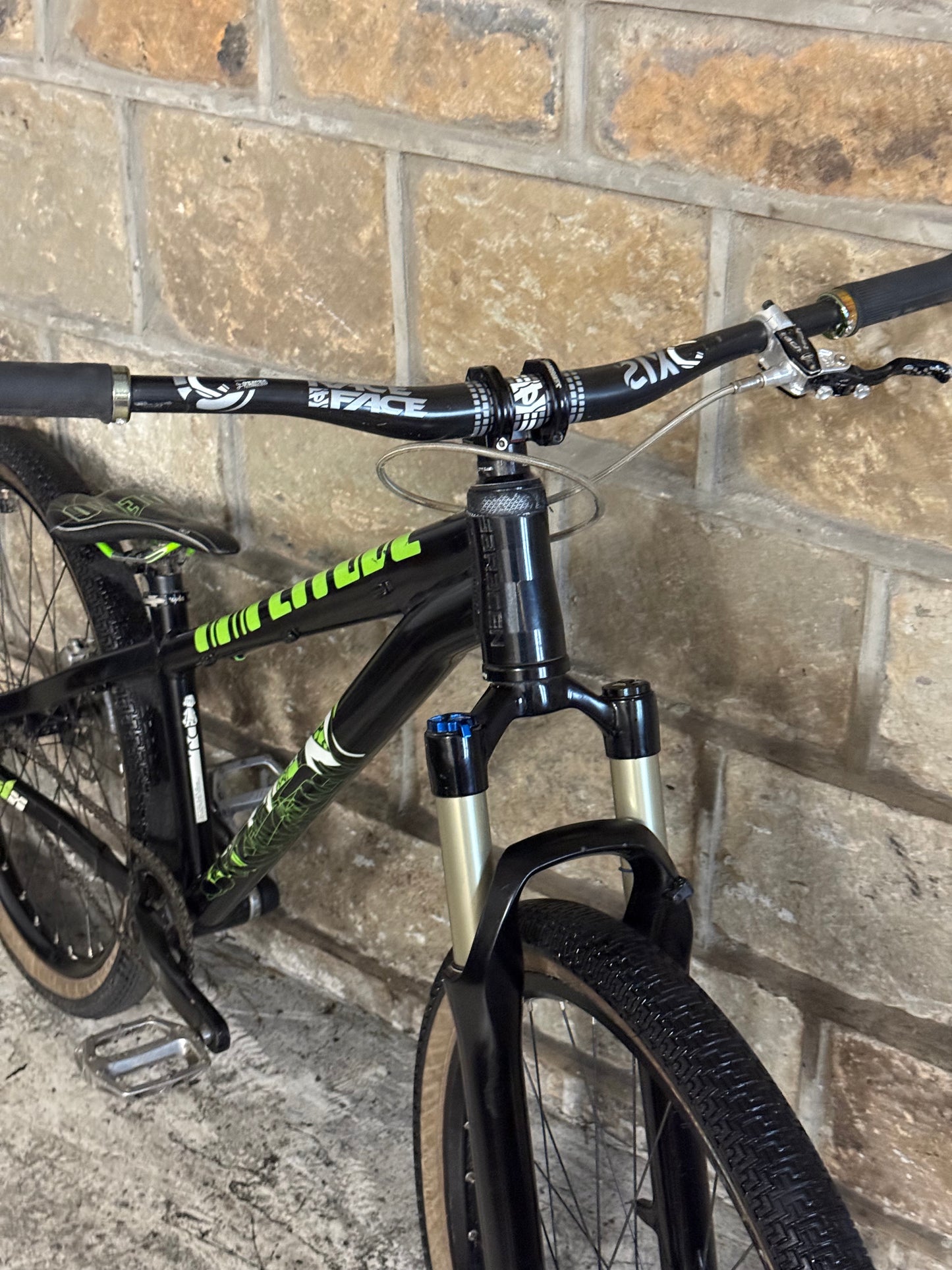 Custom Saracen Dirt Jump Bike 26”