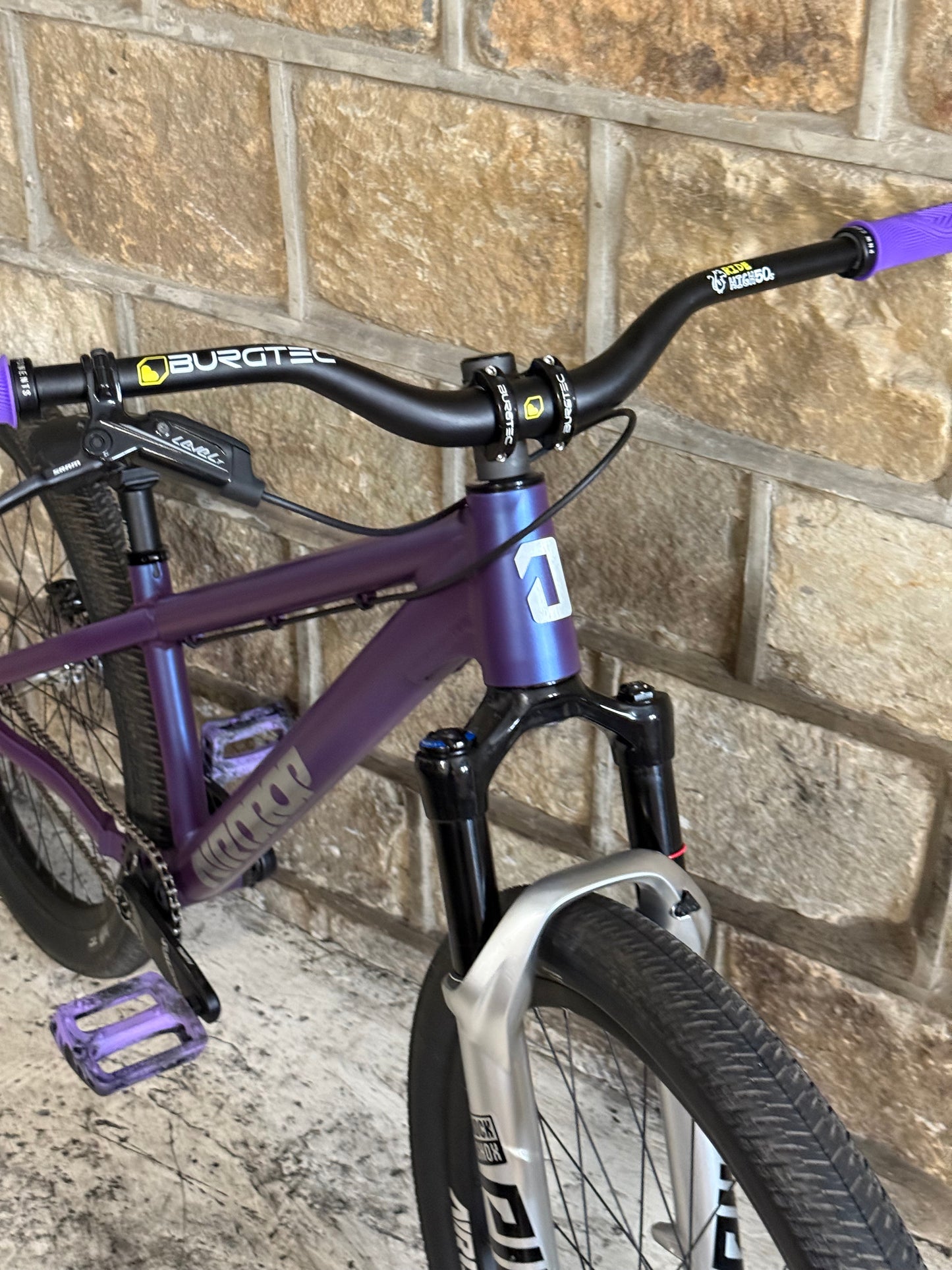 Custom Airdrop Fade Dirt Jump Bike 26”