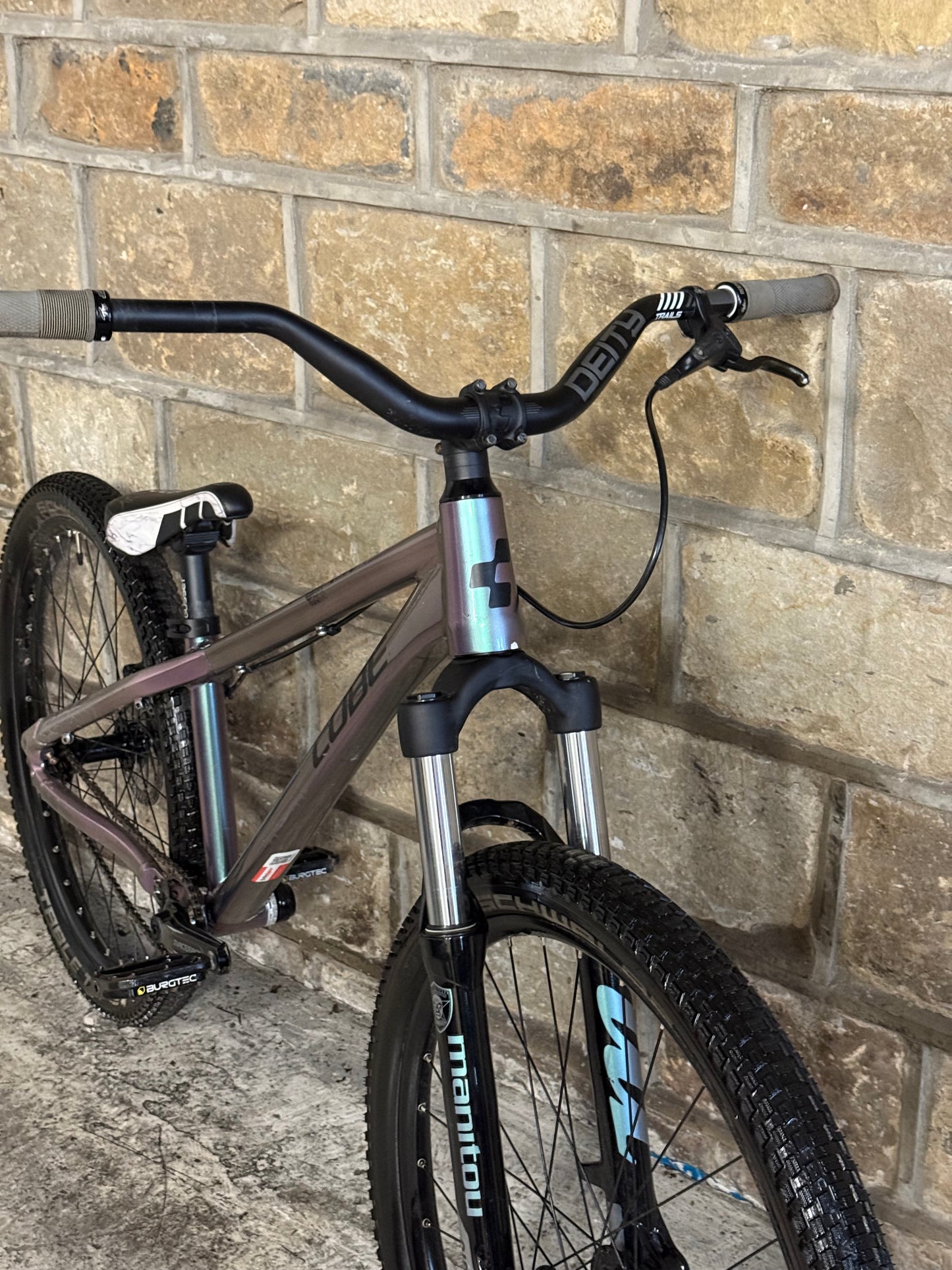 Custom Cube Dirt Jump Bike 26”