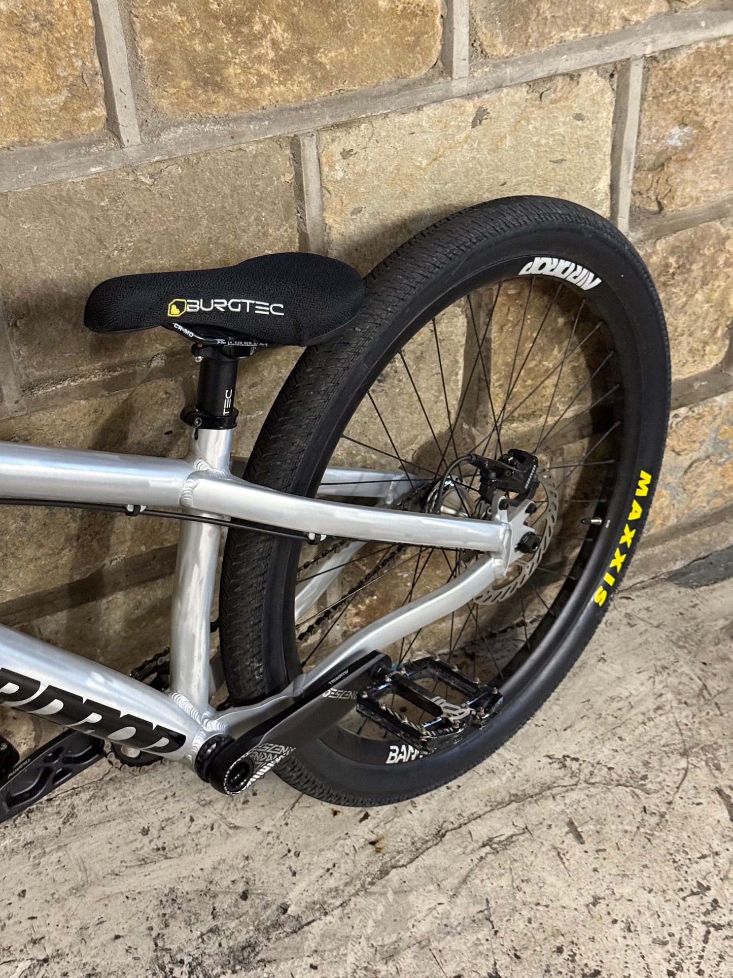 Custom Airdrop Fade Dirt Jump Bike 26”