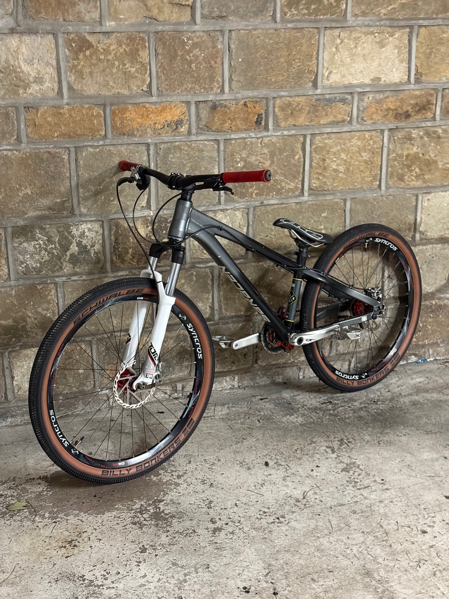 Custom Saracen Dirt Jump Bike 26' (RRP £2000)