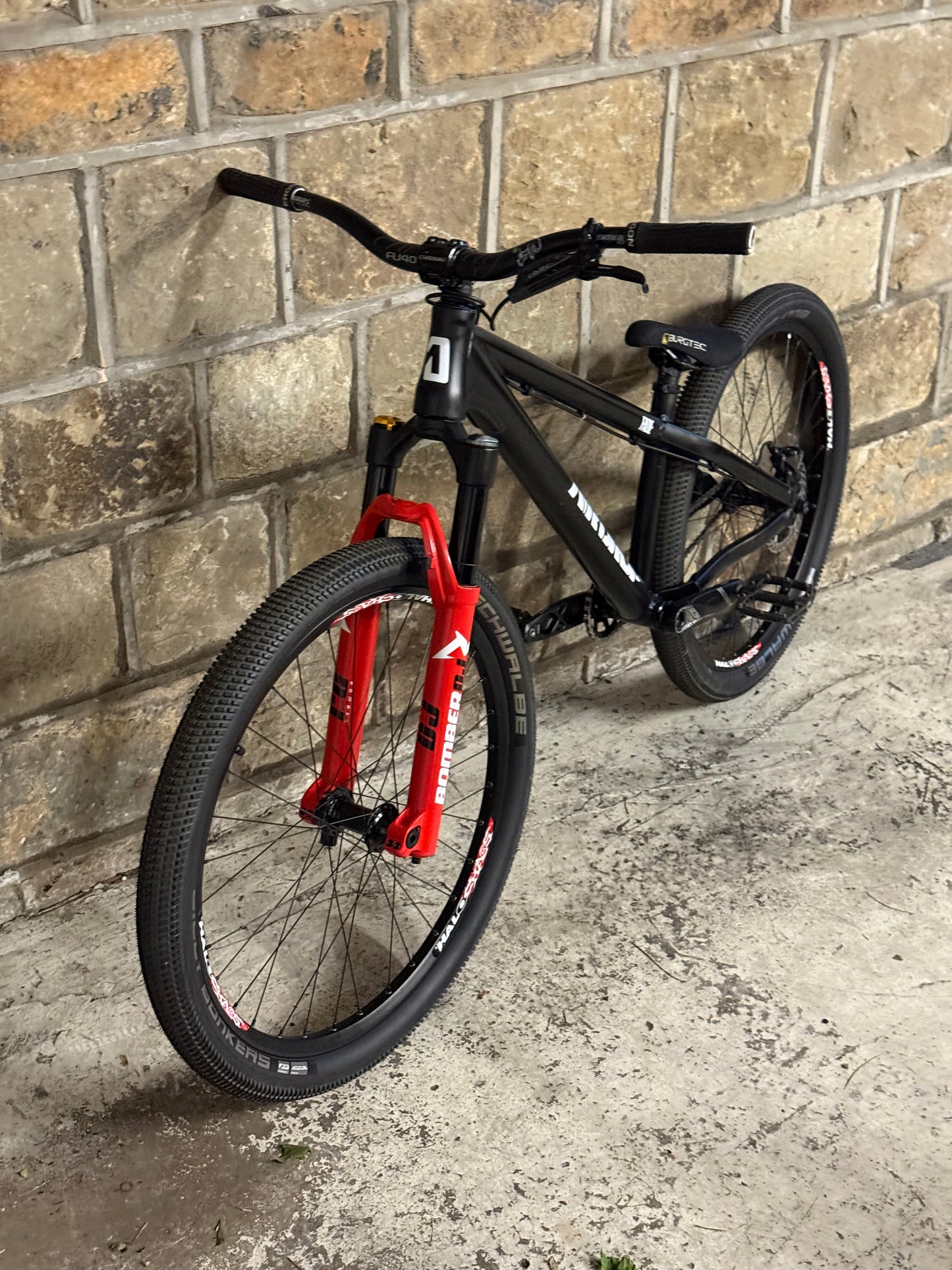 Custom Airdrop Fade Dirt Jump Bike 26”