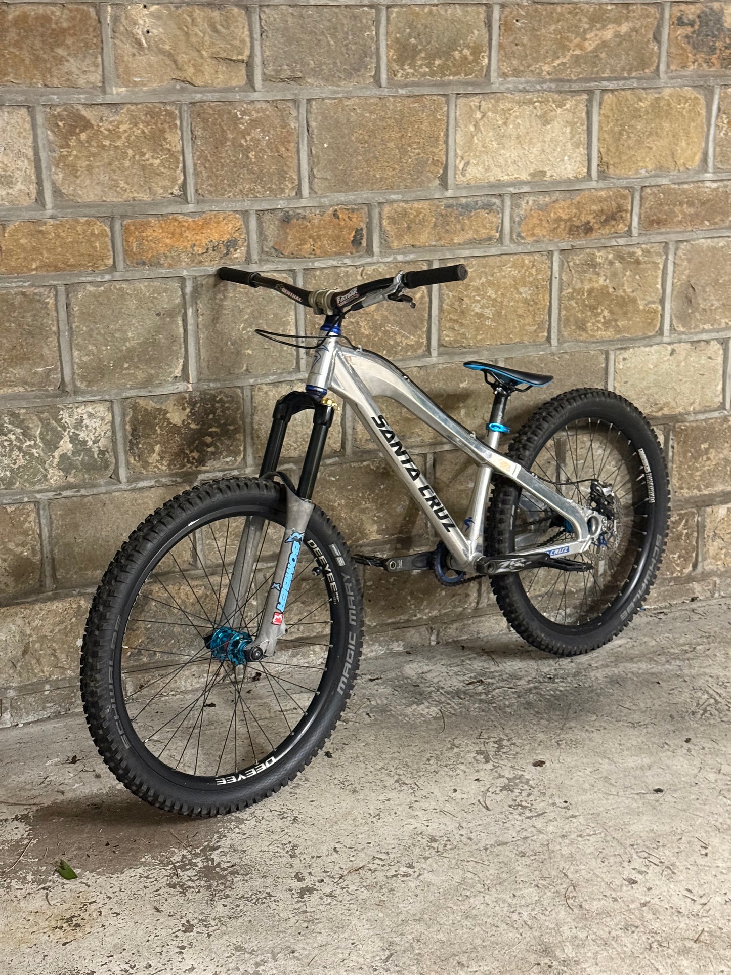 Custom Santa Cruz Dirt Jump Bike 26' (RRP £2500)