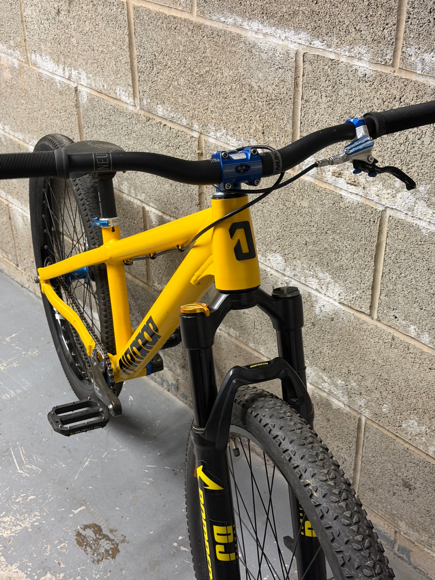 Custom Airdrop Fade Dirt Jump Bike 26”