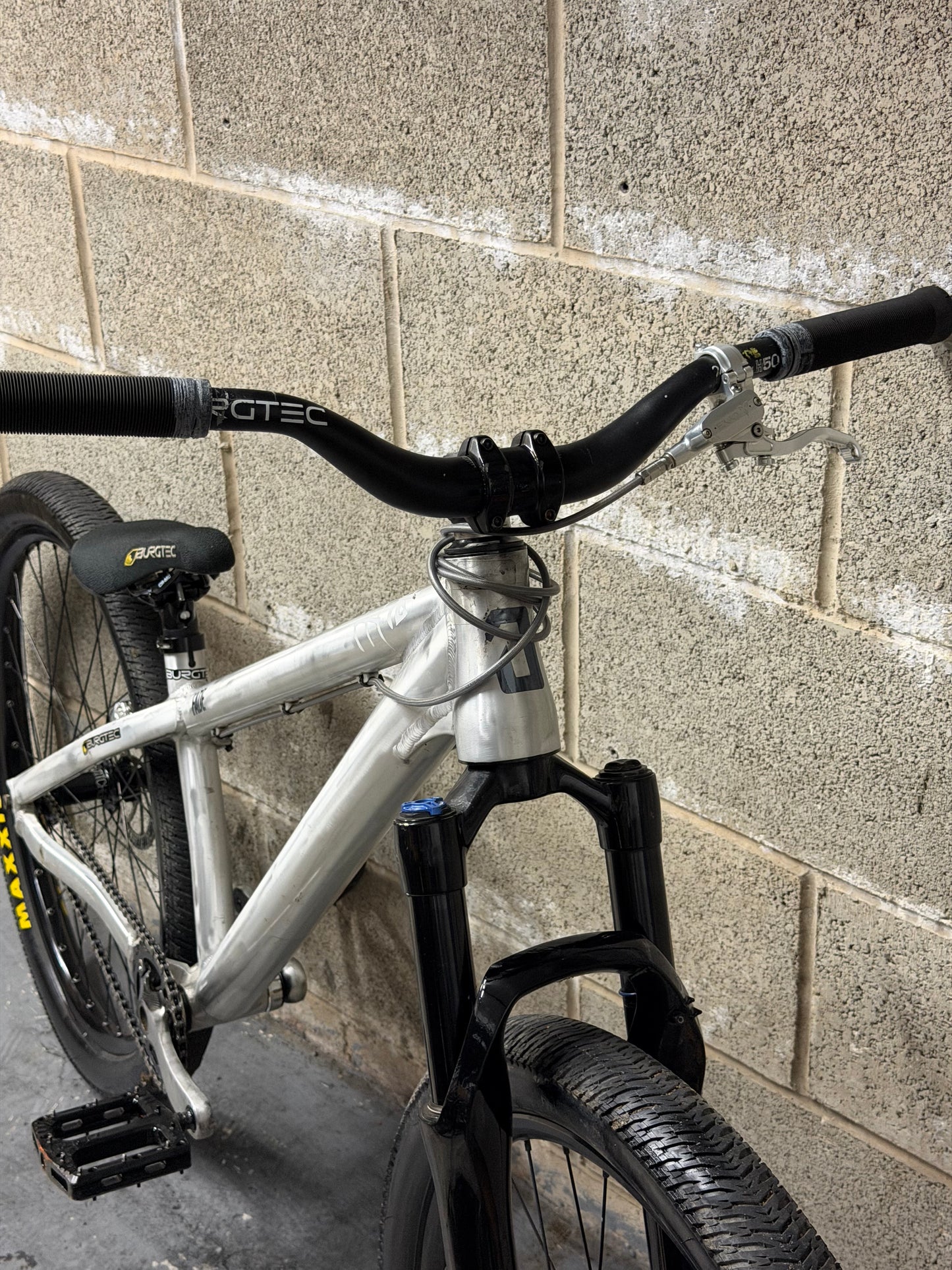 Custom Airdrop Fade Dirt Jump Bike 26”