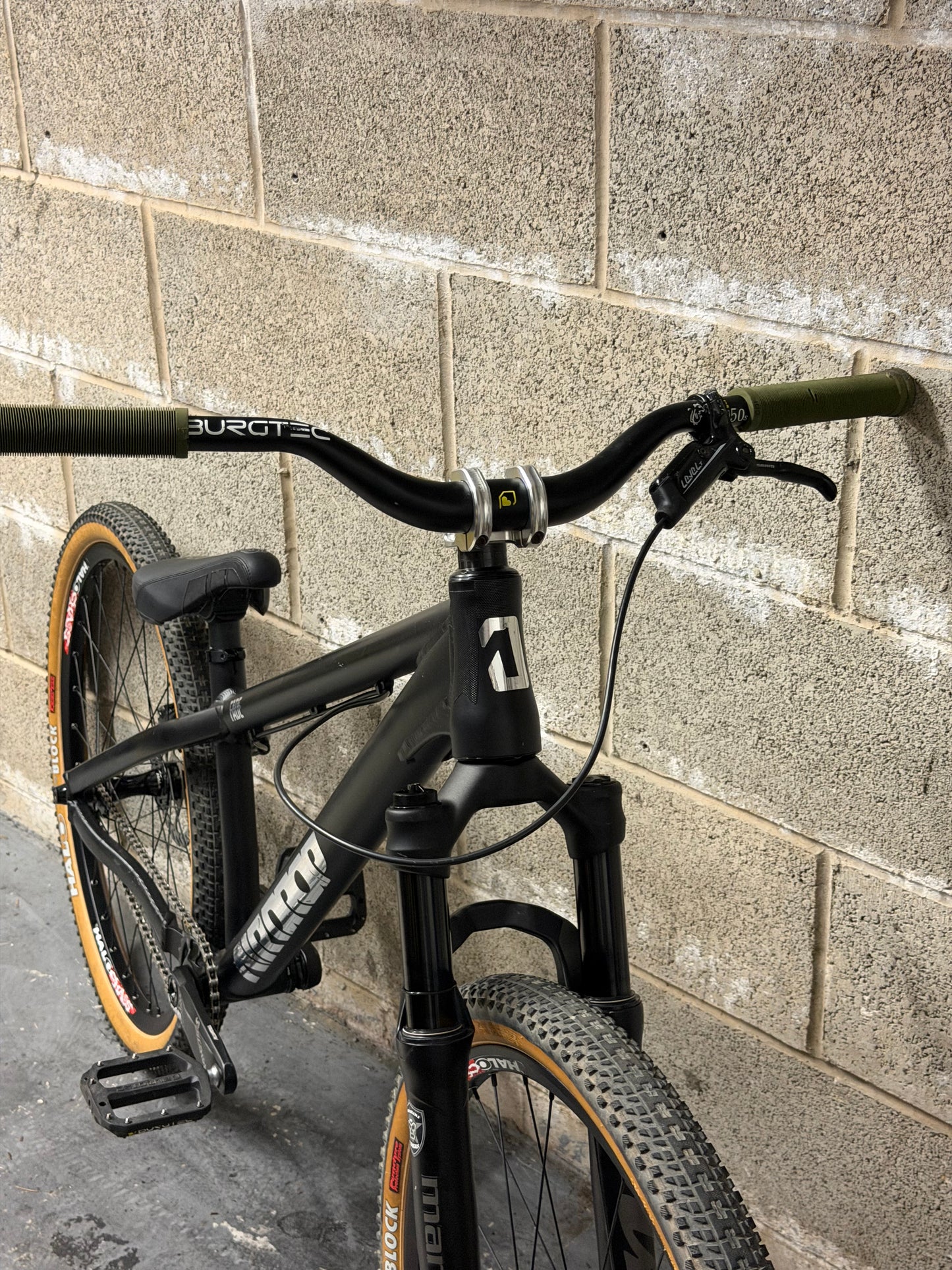 Custom Airdrop Fade Dirt Jump Bike 26”
