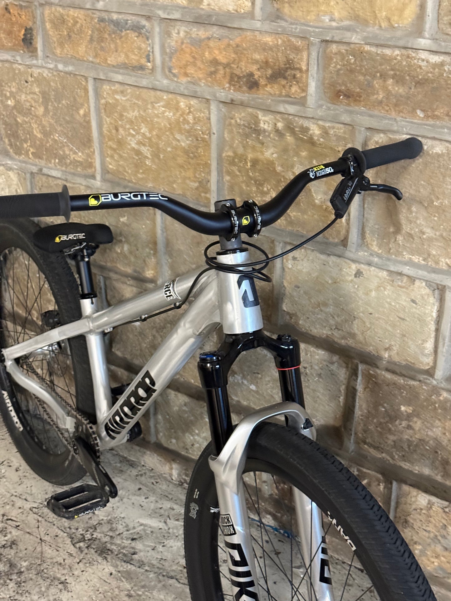 Custom Airdrop Fade Dirt Jump Bike 26”