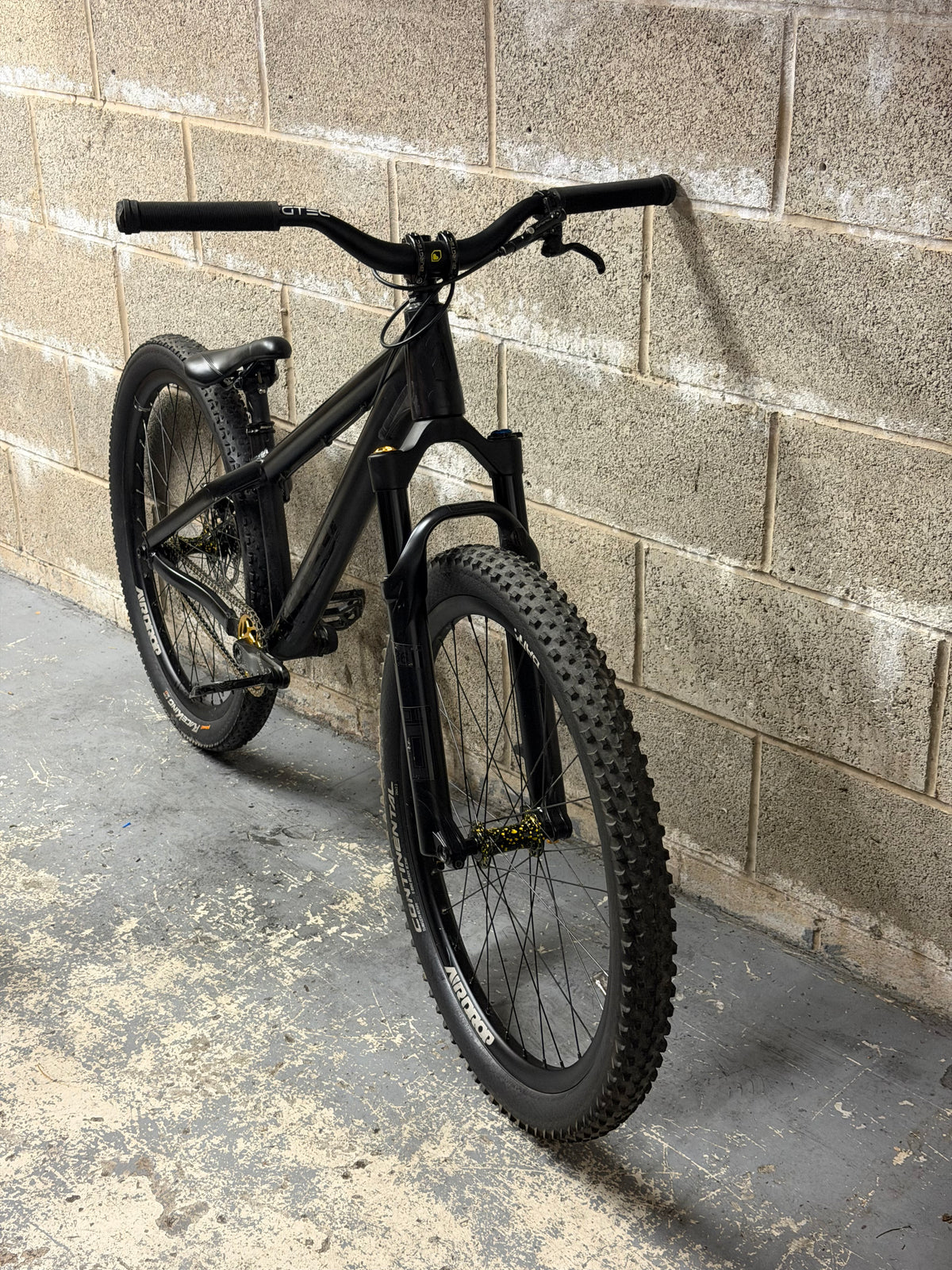 Custom Airdrop Fade Ohlins Dirt Jump Bike 26”