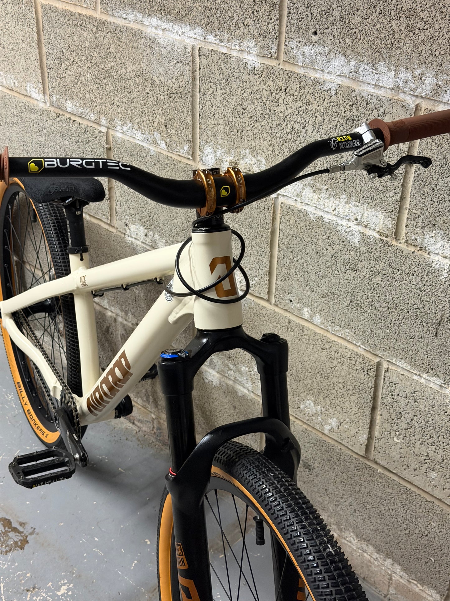 Airdrop Fade Dirt Jump Bike 26”