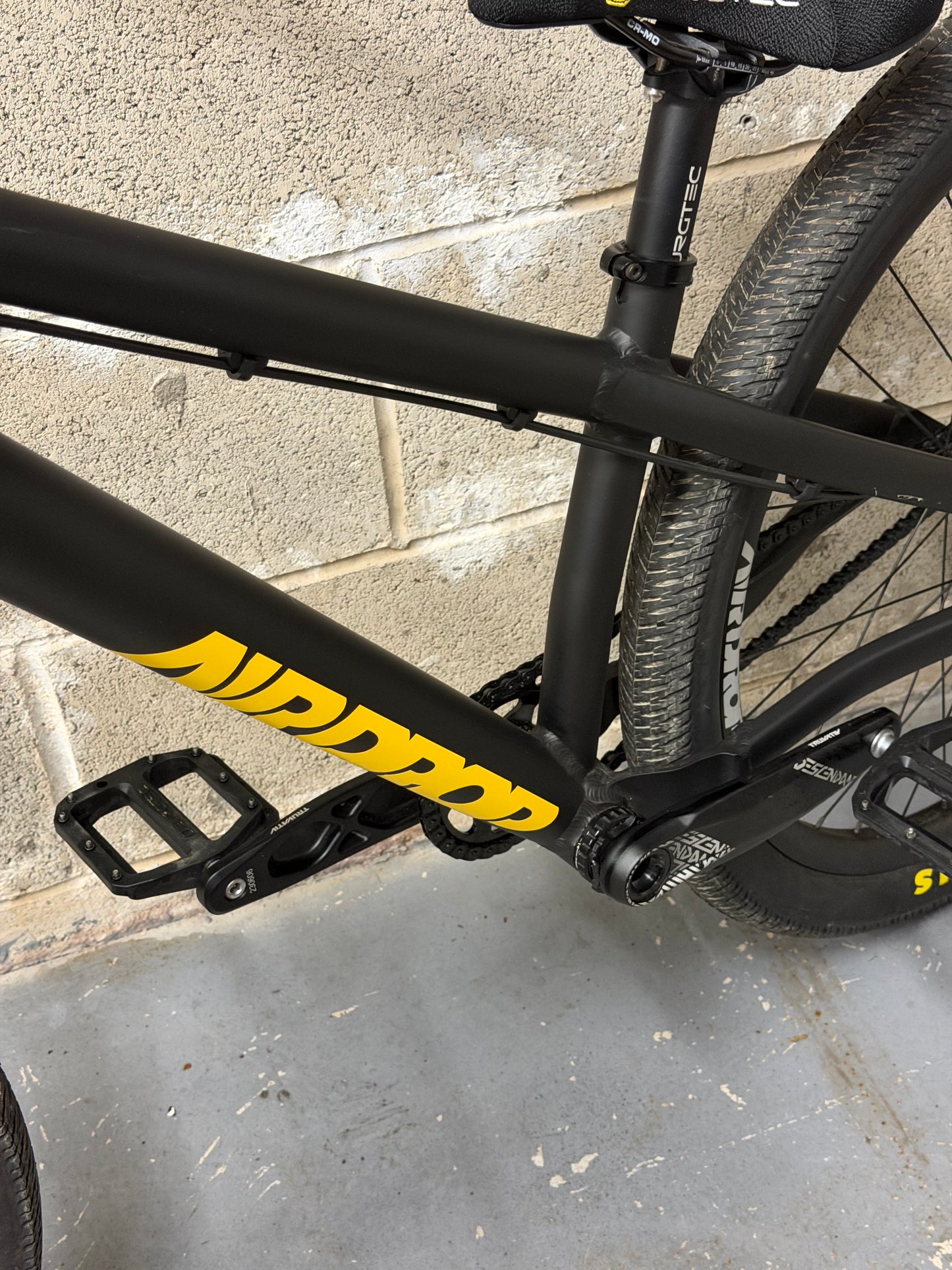 Airdrop Fade Works Dirt Jump Bike 26”