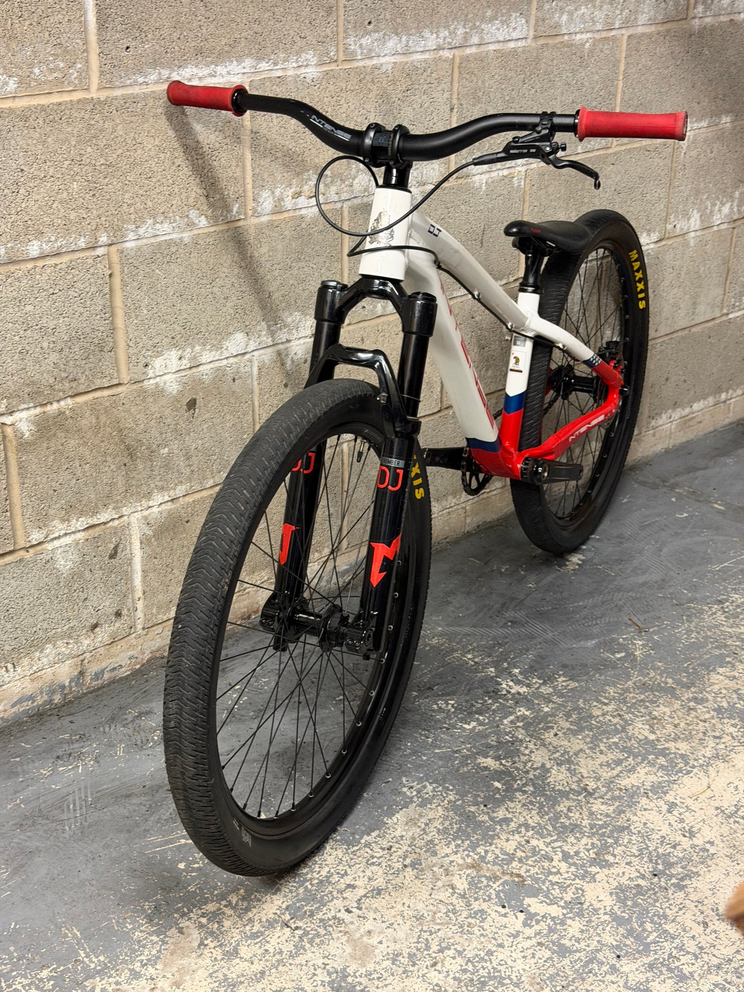 Intense DJ Dirt Jump Bike 26”