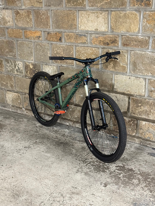 Custom Saracen Dirt Jump Bike 26”