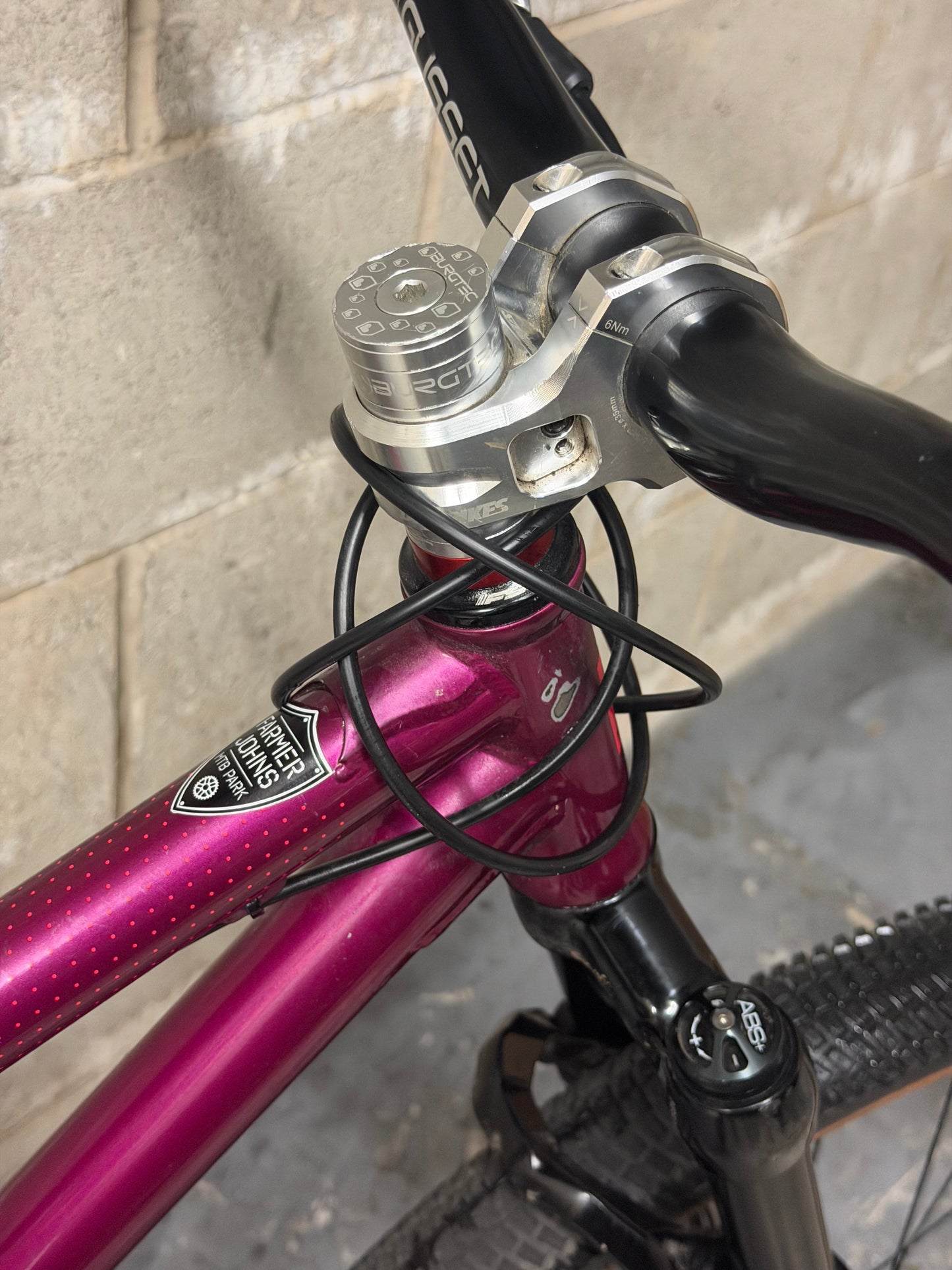 Custom Saracen Dirt Jump Bike 26”
