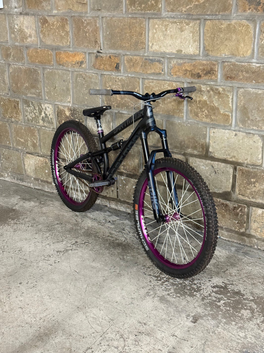 Dartmoor Shine Custom Slopestyle Dirt Jump Bike 26”