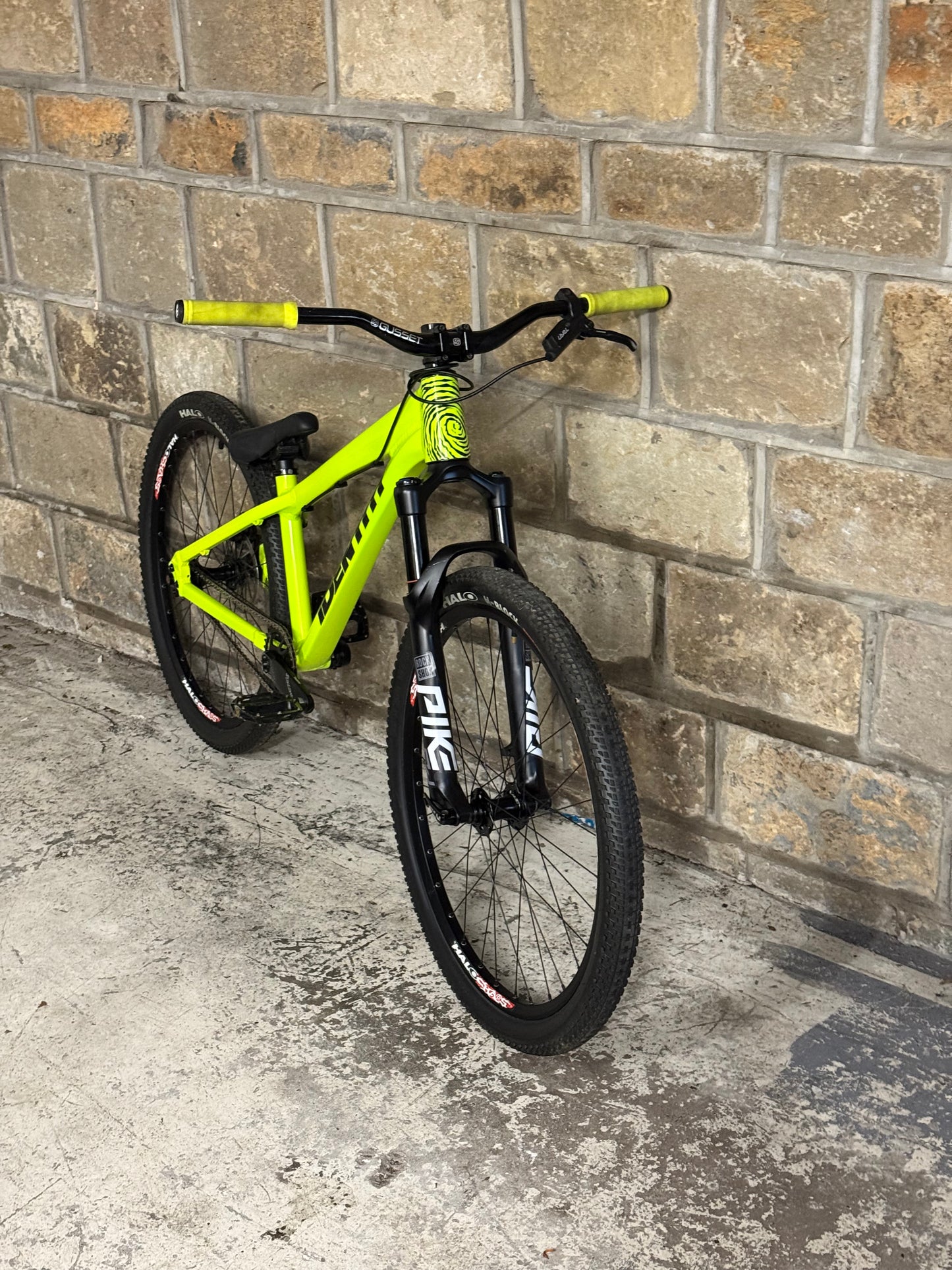 Custom Identiti Dirt Jump Bike 26”