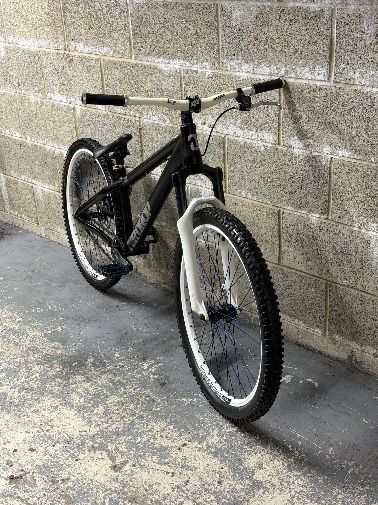Custom Airdrop Fade Dirt Jump Bike 26”