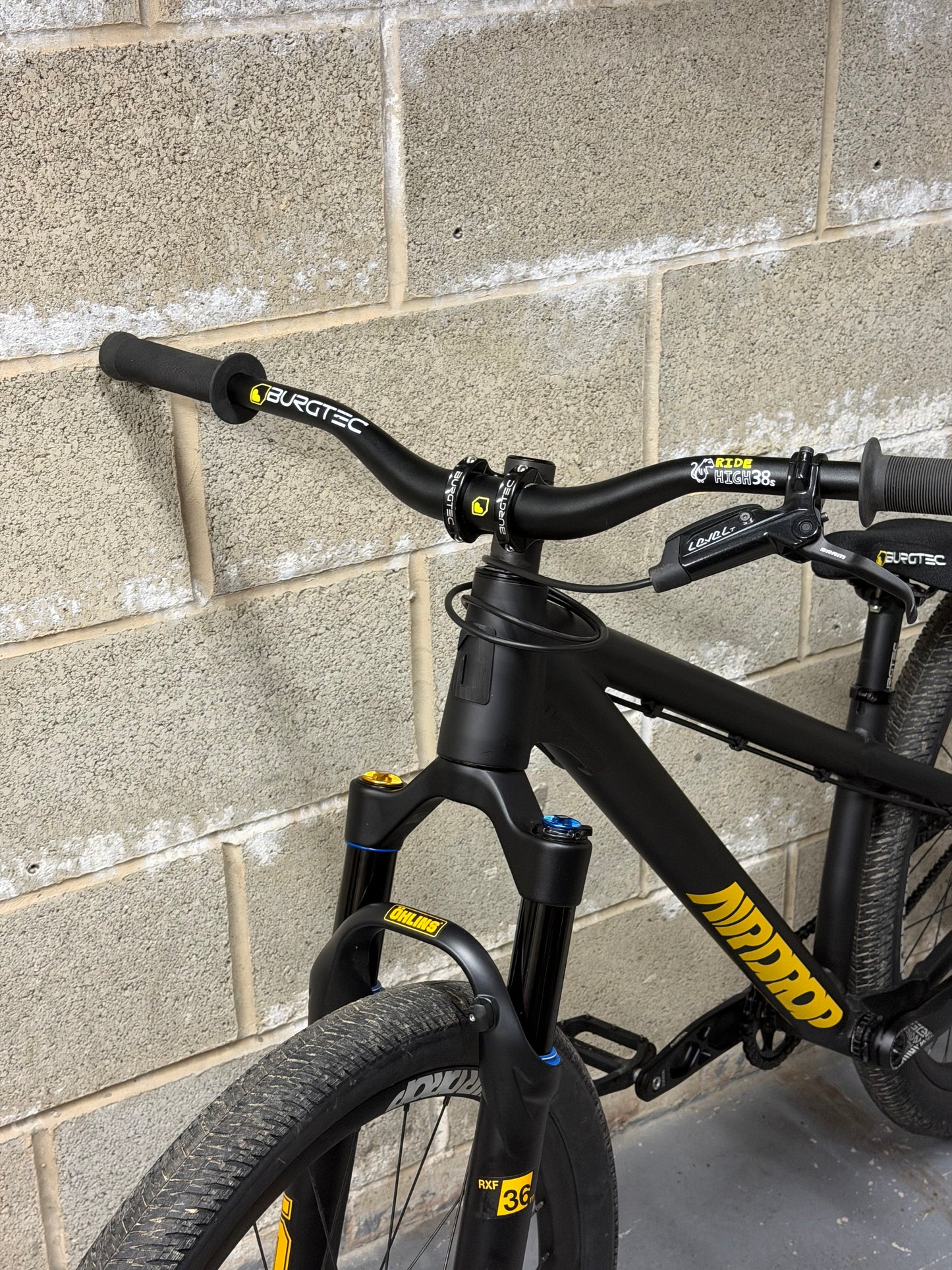 Airdrop Fade Works Dirt Jump Bike 26”
