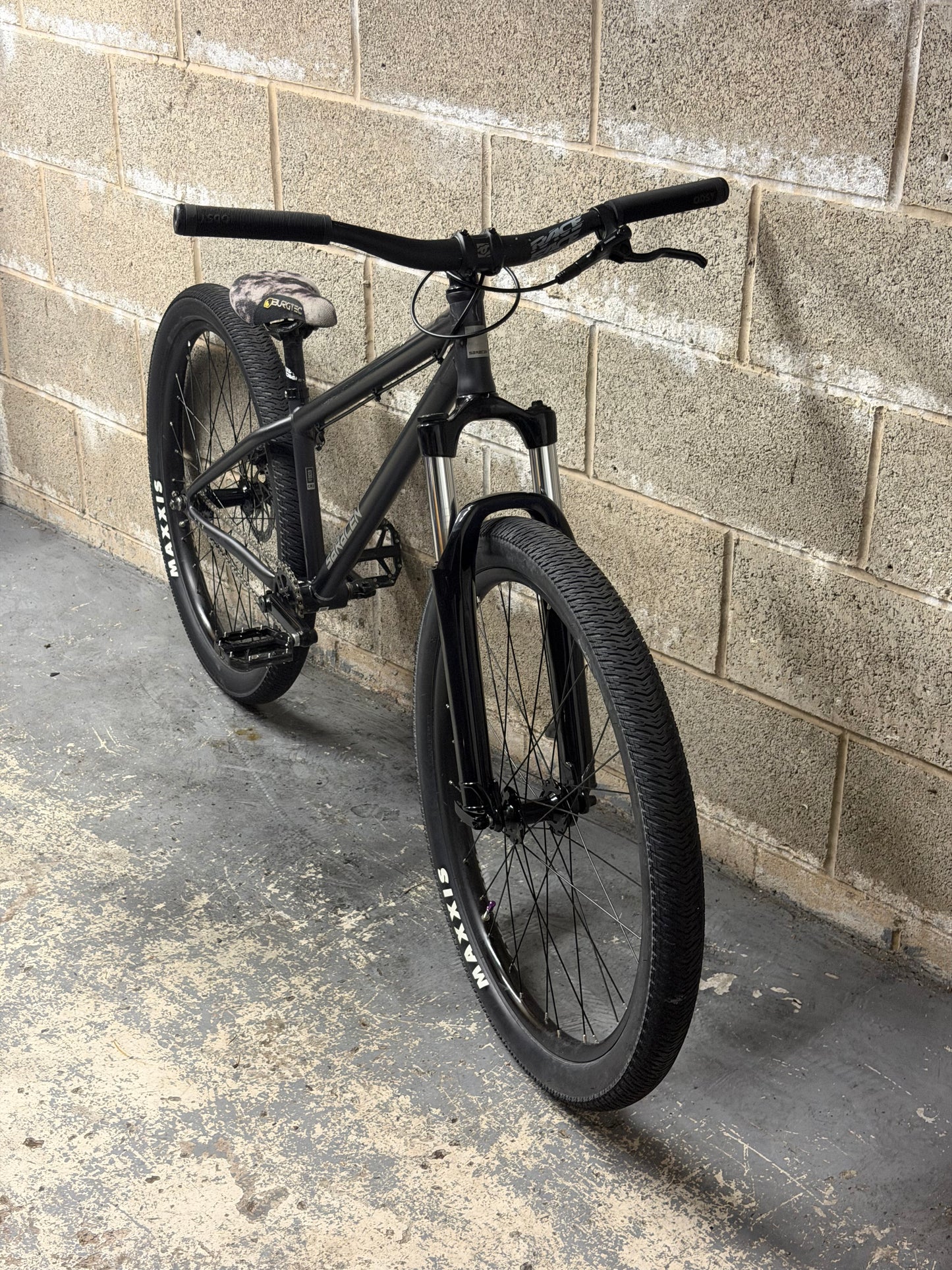 Custom Saracen Dirt Jump Bike 26”