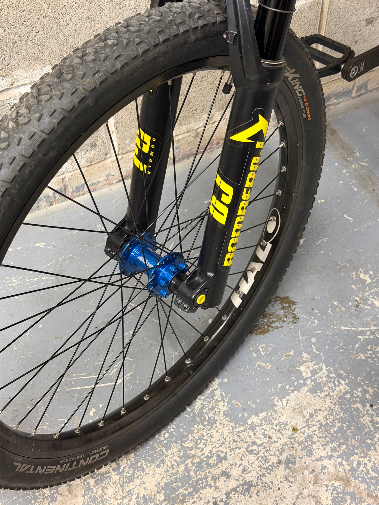 Custom Airdrop Fade Dirt Jump Bike 26”