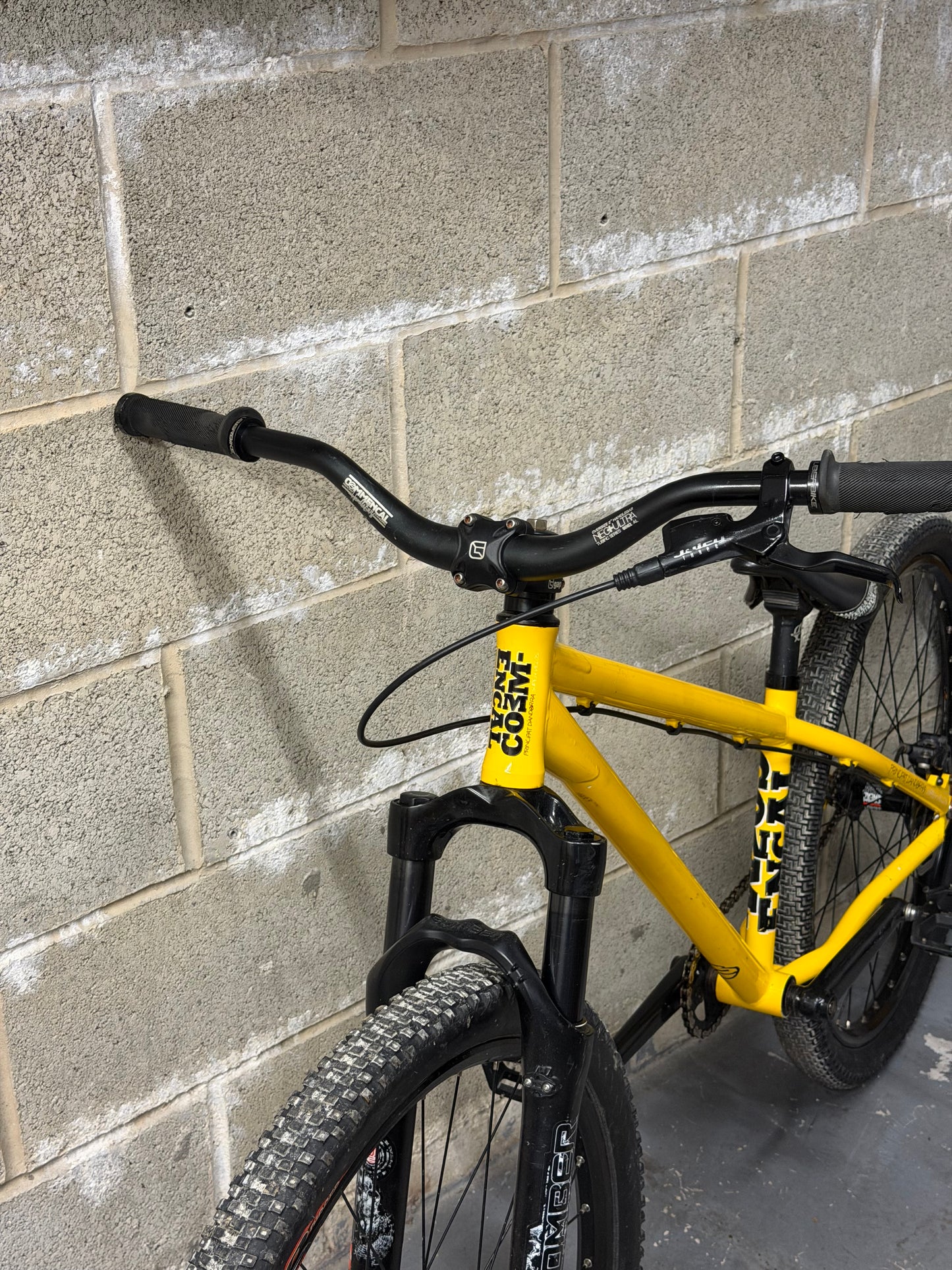 Custom Commencal Dirt Jump Bike 26”