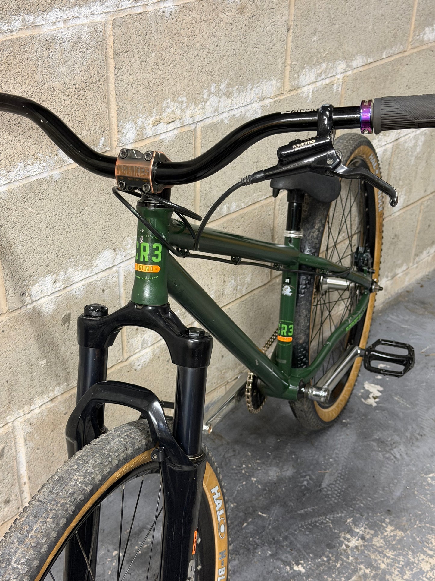 Custom Saracen Dirt Jump Bike 26”
