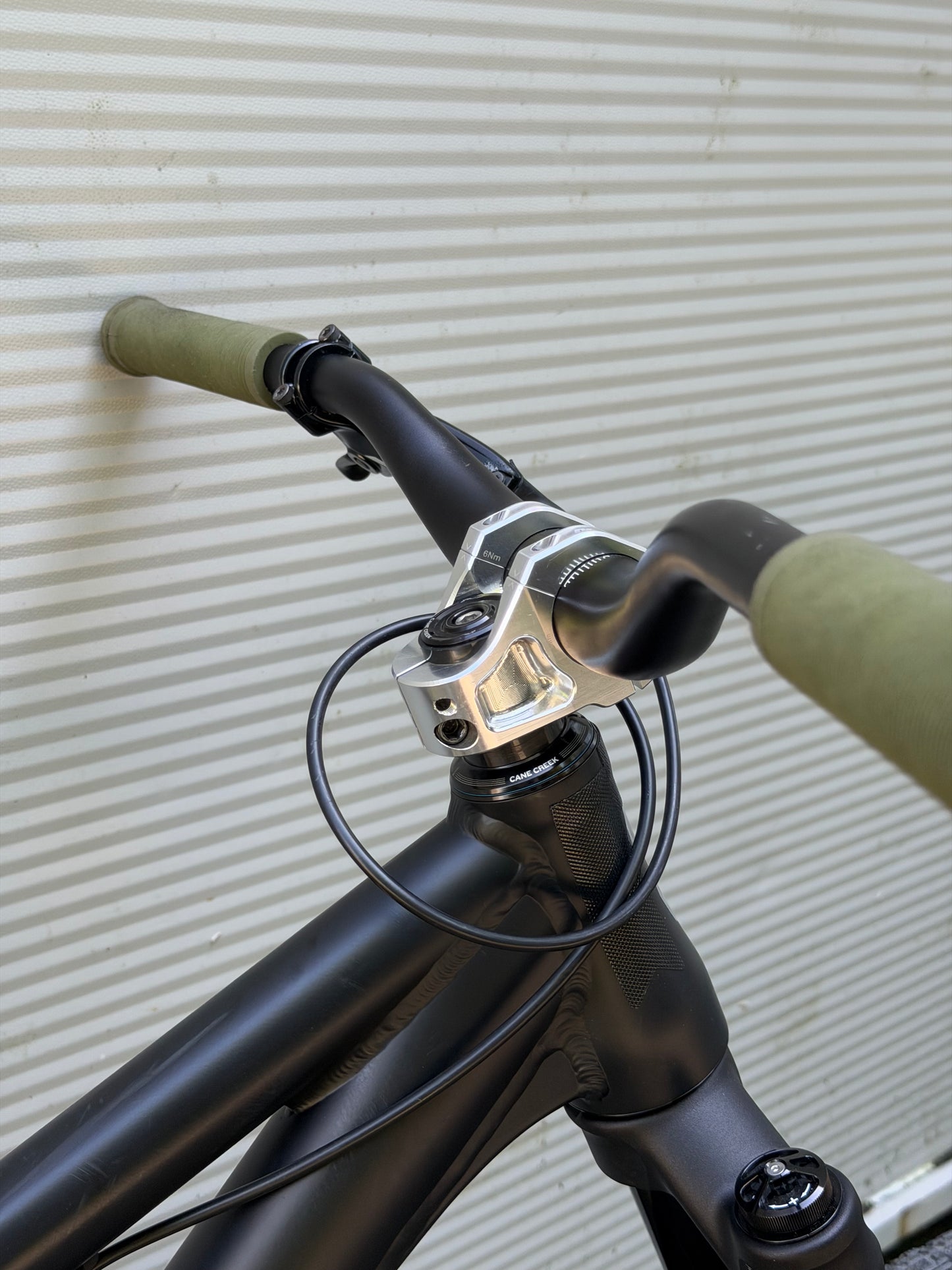 Custom Airdrop Fade Dirt Jump Bike 26”