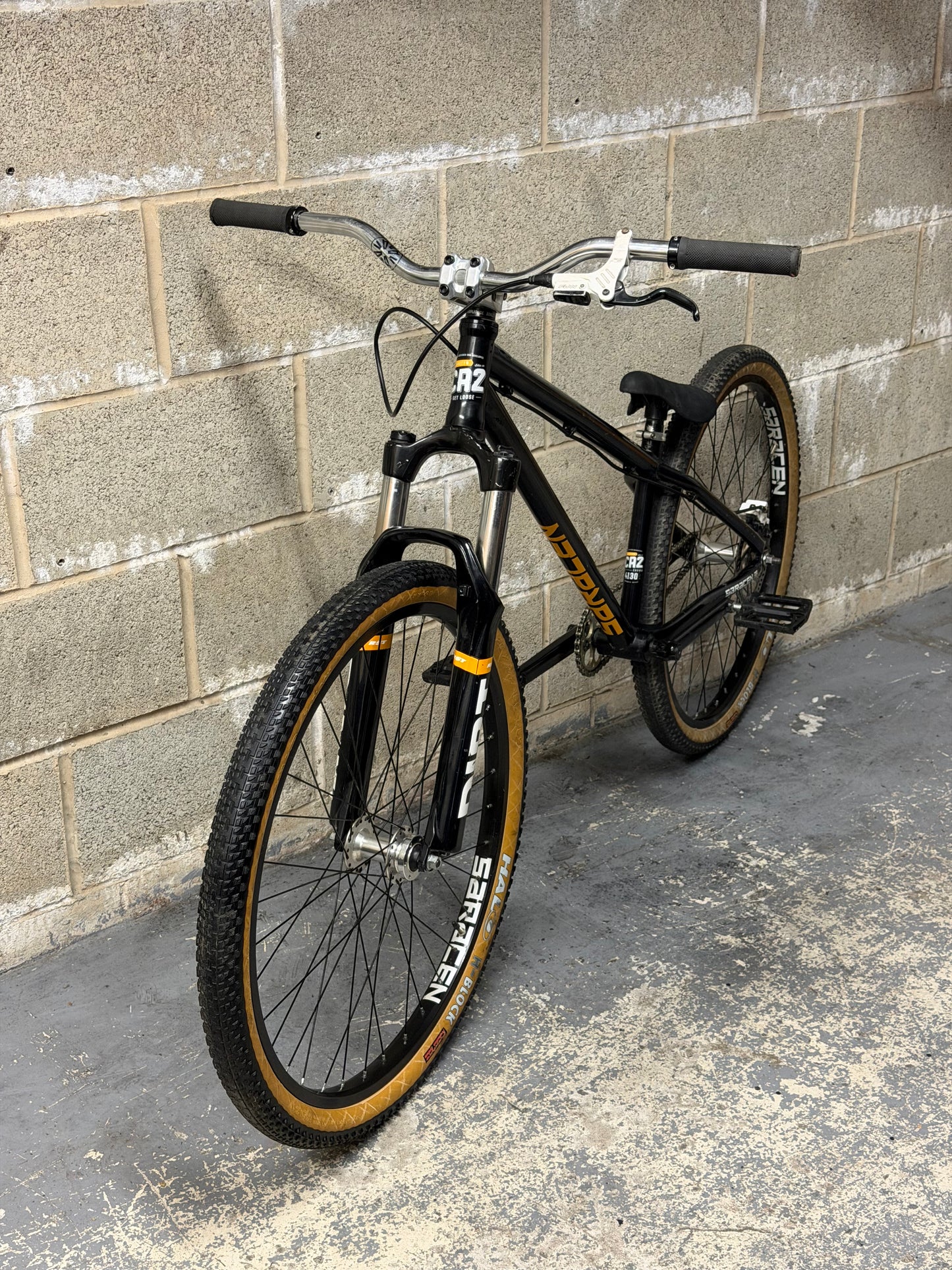 Custom Saracen Dirt Jump Bike 26”