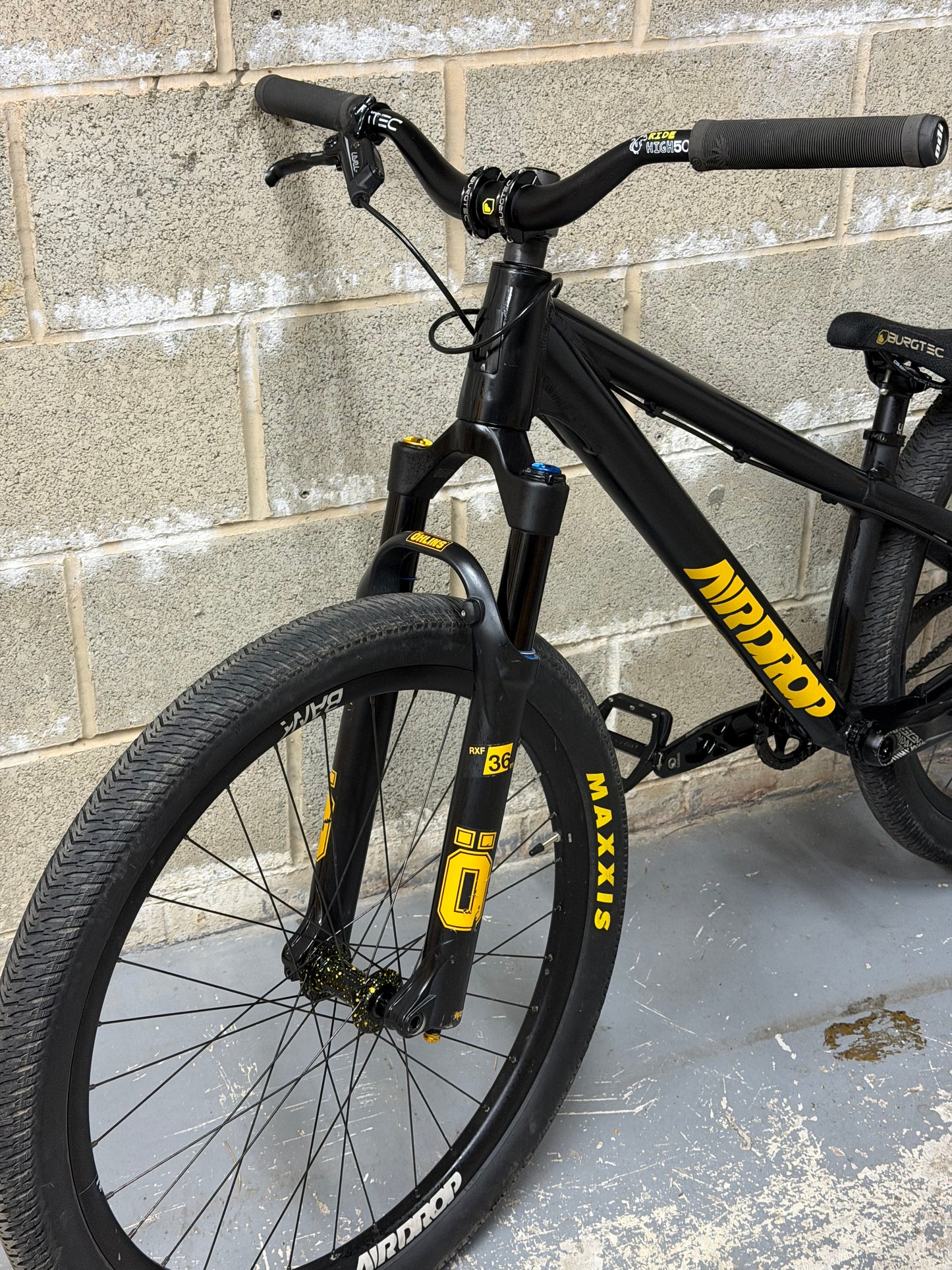 Custom Airdrop Fade Dirt Jump Bike 26”