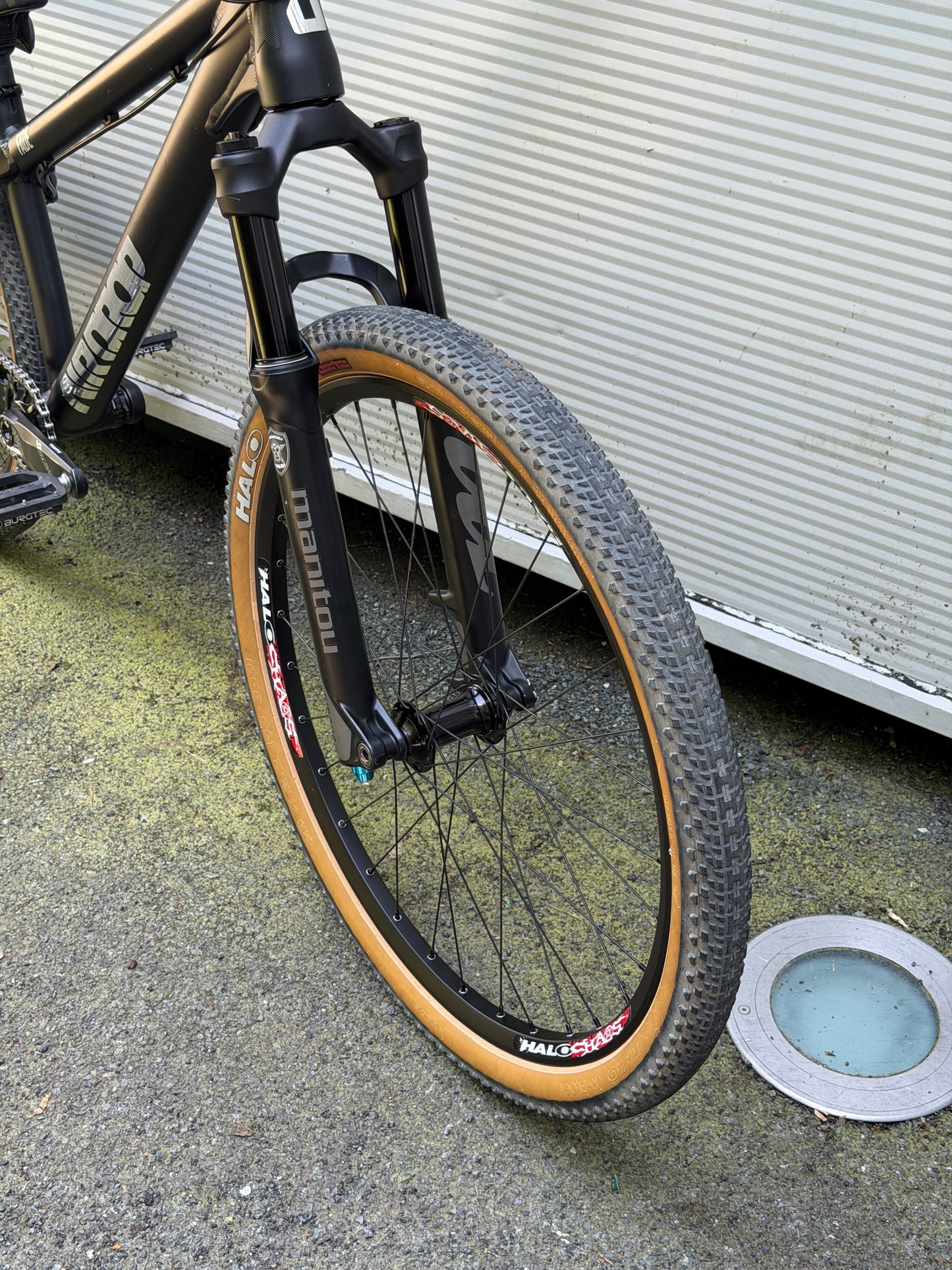 Custom Airdrop Fade Dirt Jump Bike 26”