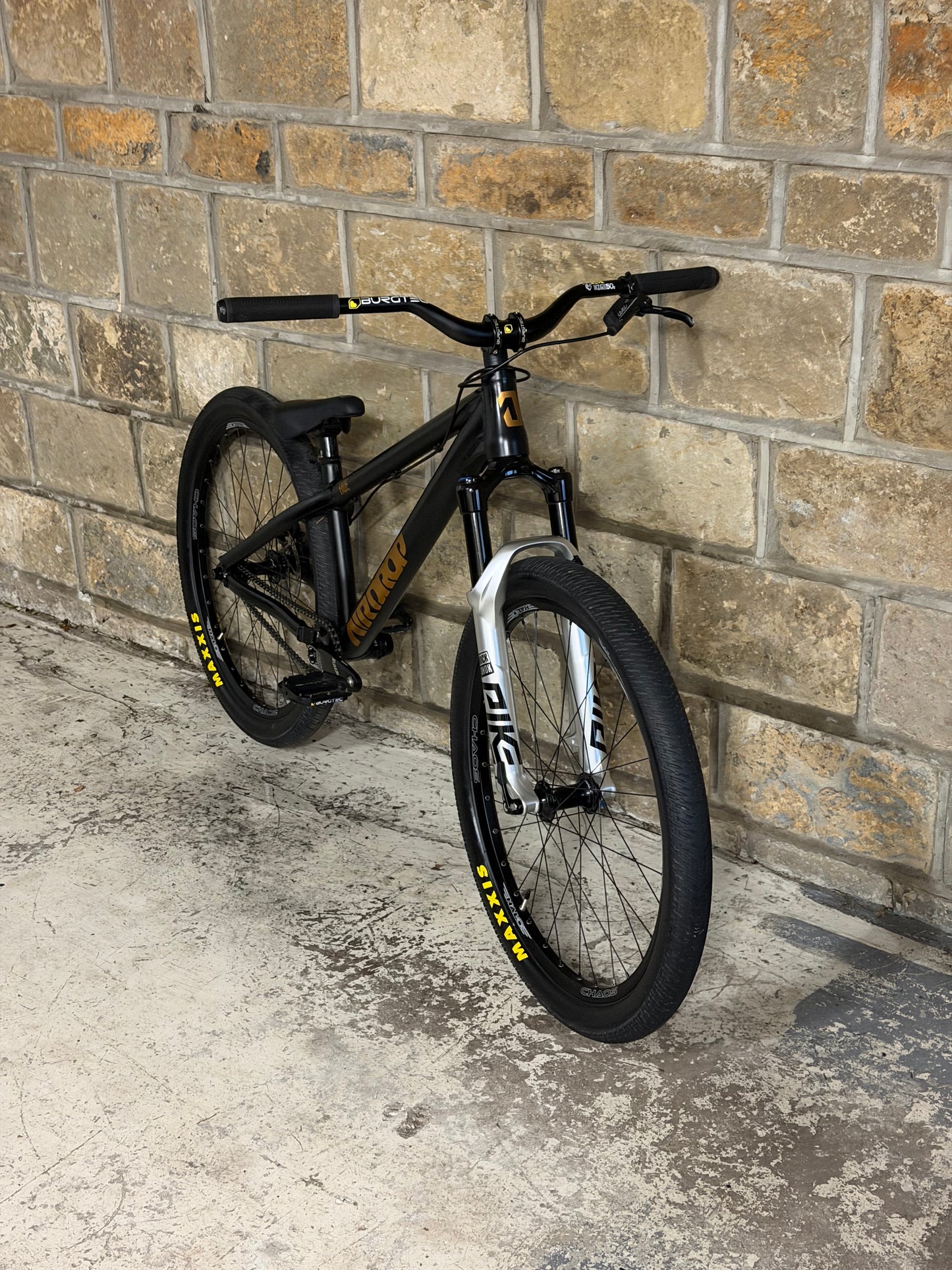 Custom Airdrop Fade Dirt Jump Bike 26” MINT