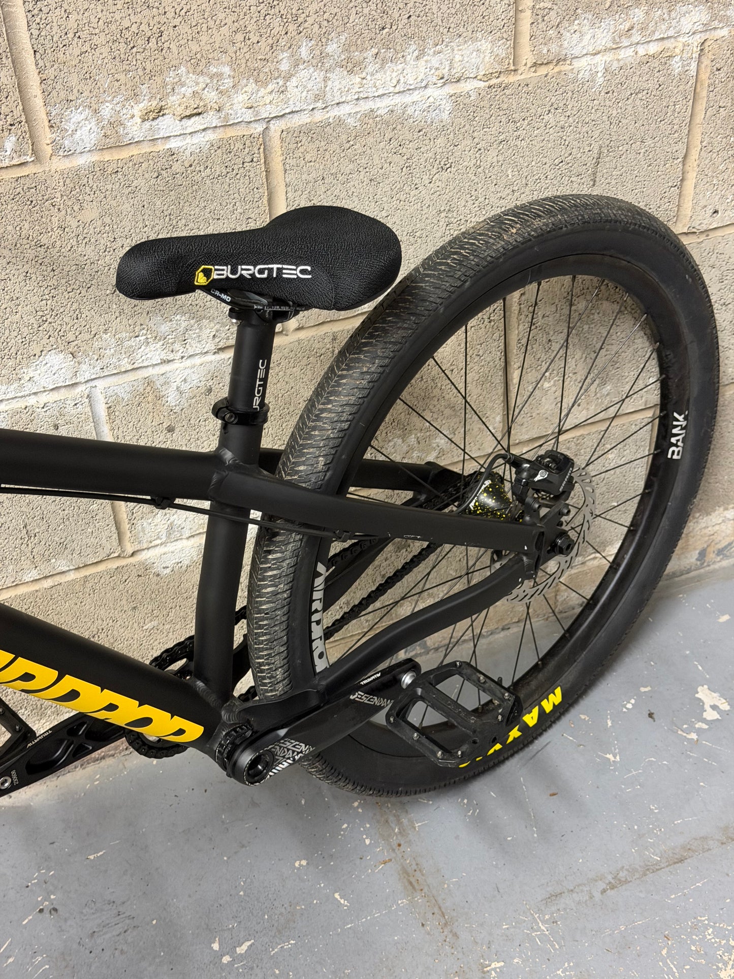 Airdrop Fade Works Dirt Jump Bike 26”