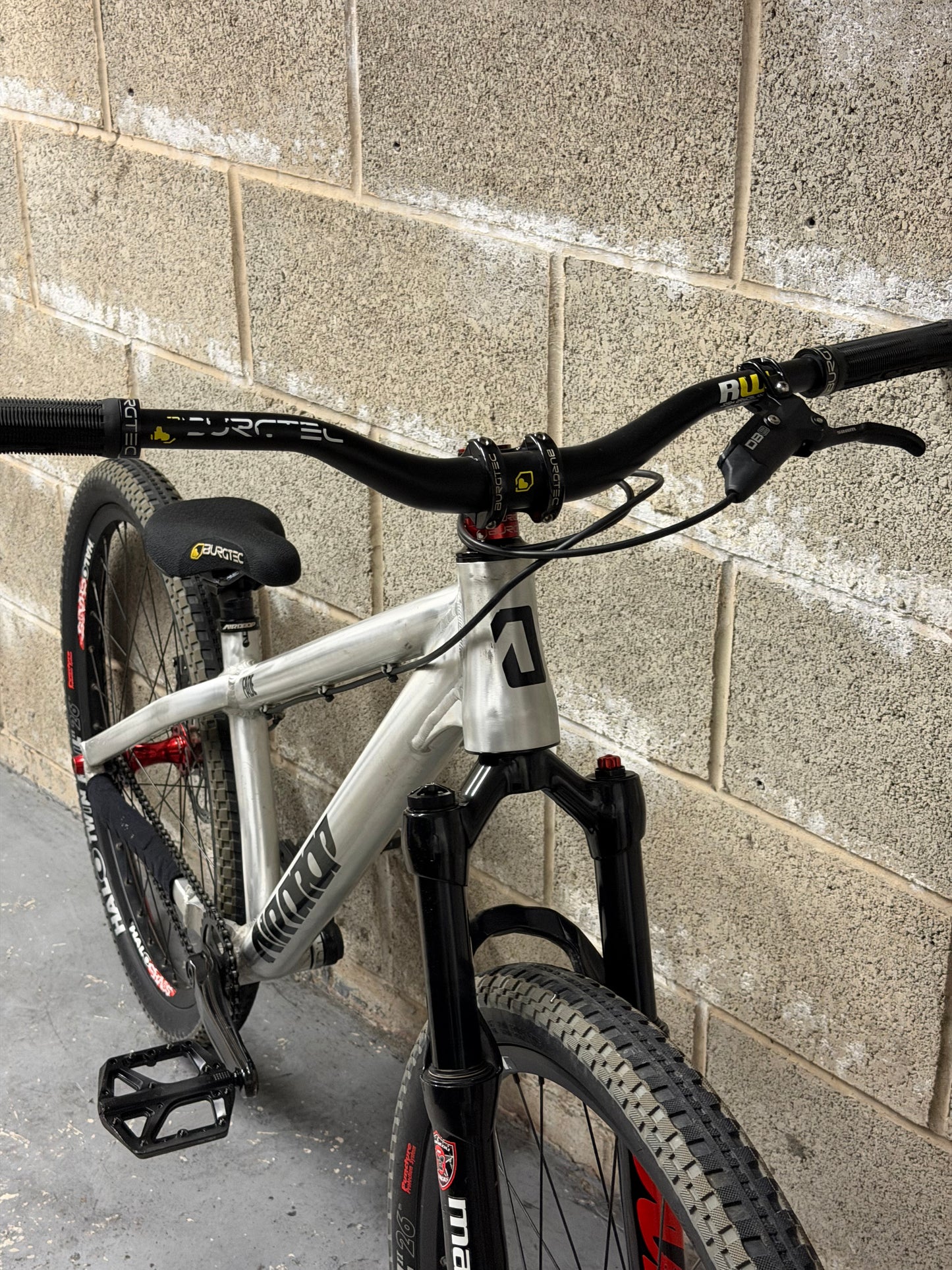 Custom Airdrop Fade Dirt Jump Bike 26”