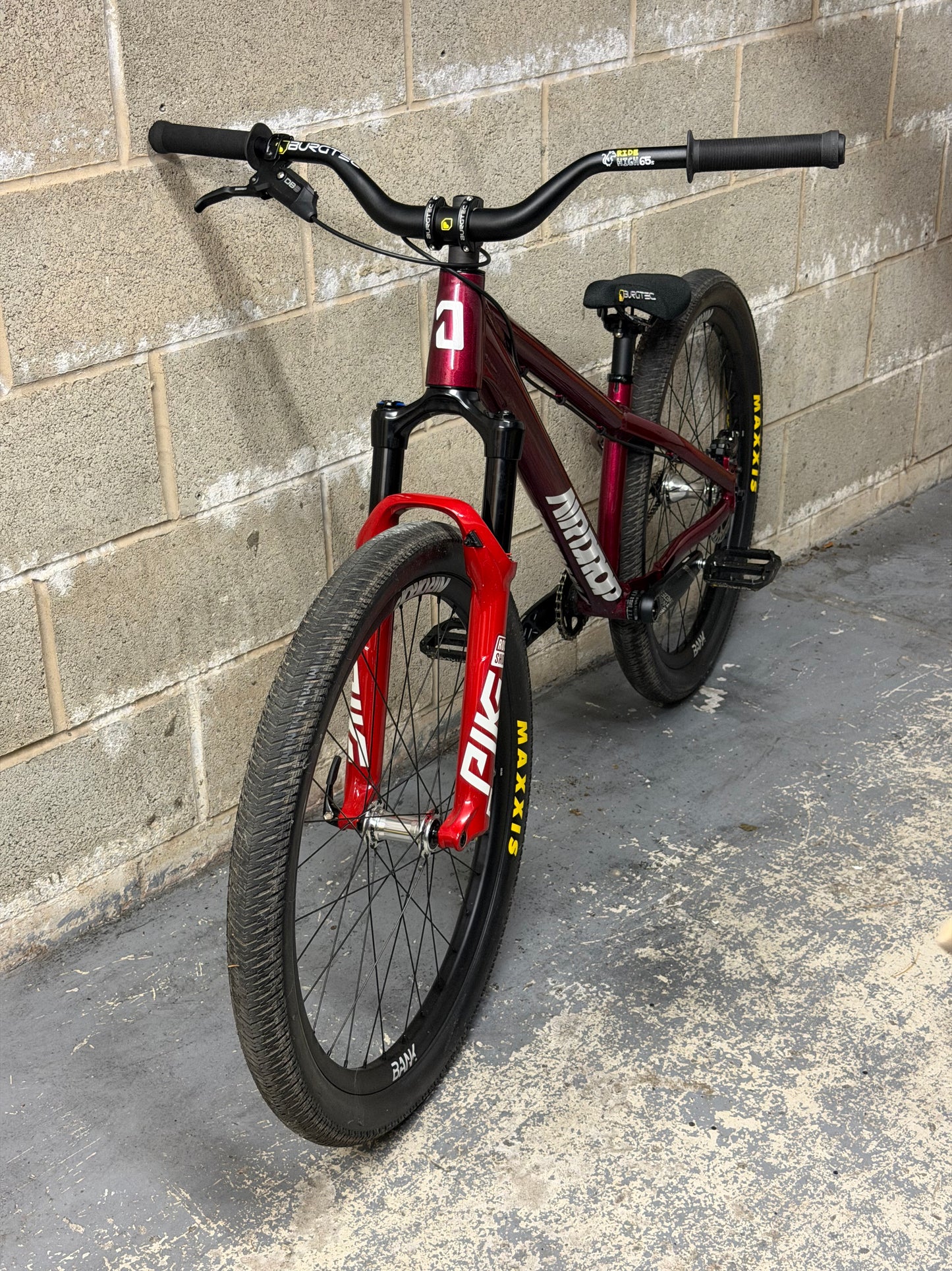 Custom Airdrop Fade Dirt Jump Bike 26”