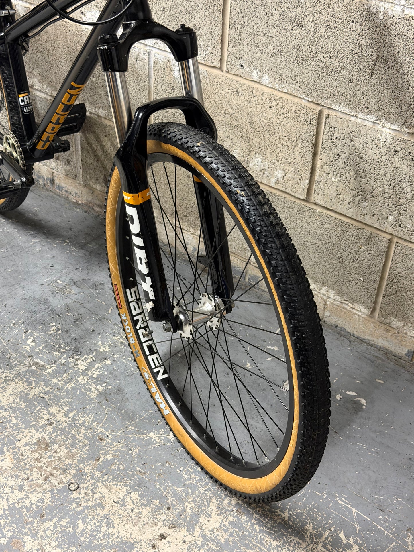 Custom Saracen Dirt Jump Bike 26”