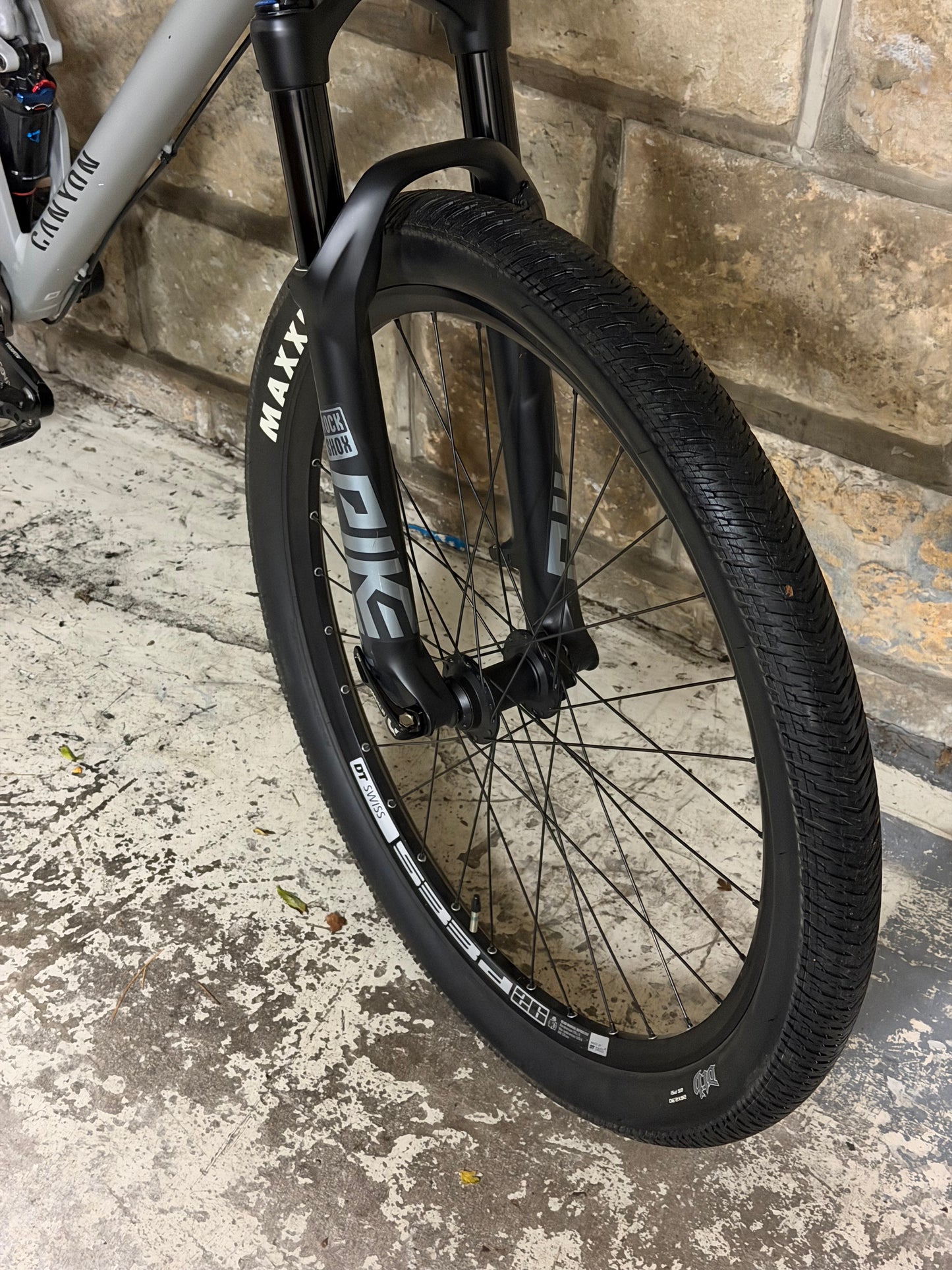 Custom Canyon Stitched 720 Slopestyle Dirt Jump Bike 26”