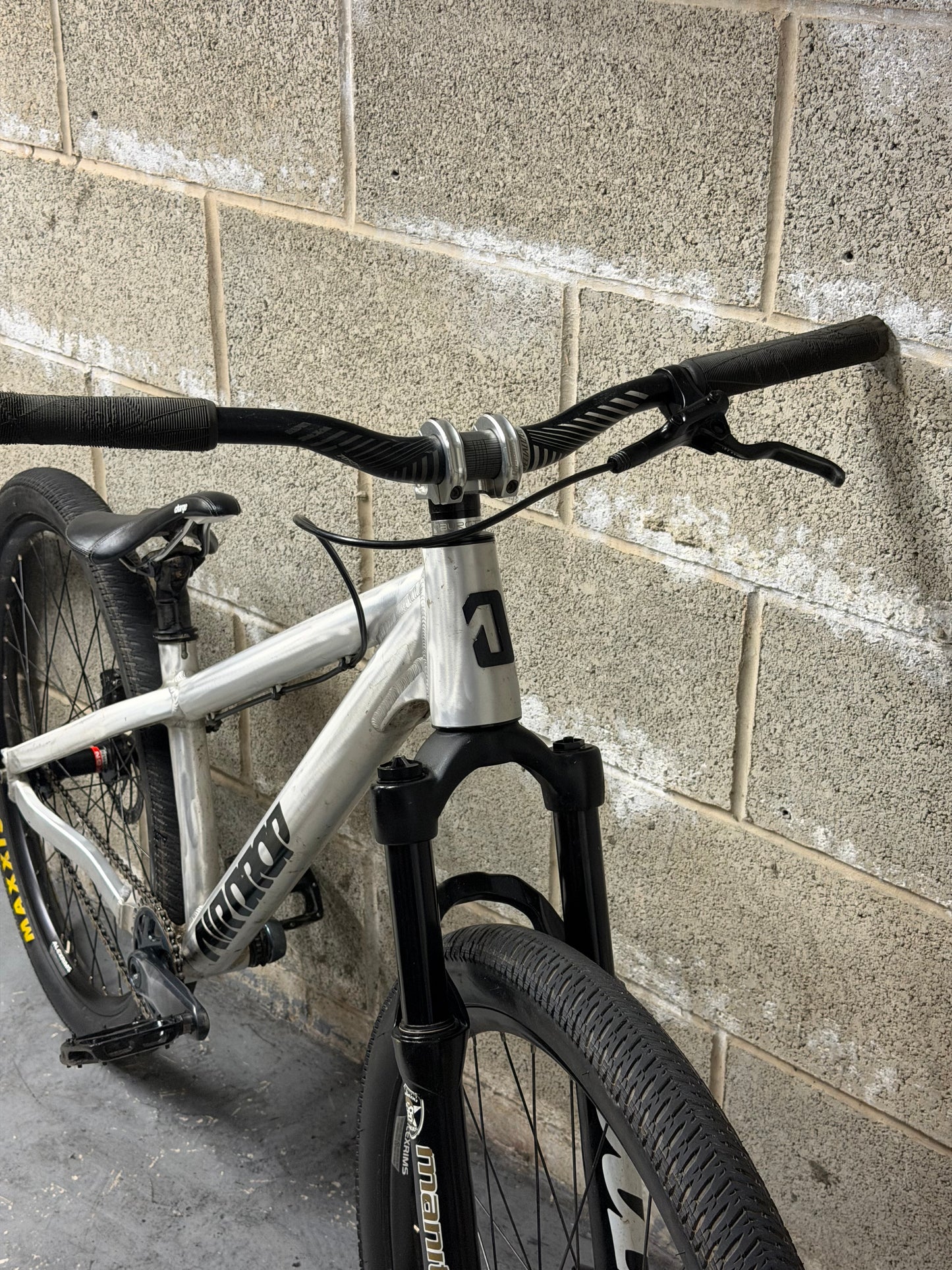 Custom Airdrop Fade Dirt Jump Bike 26”