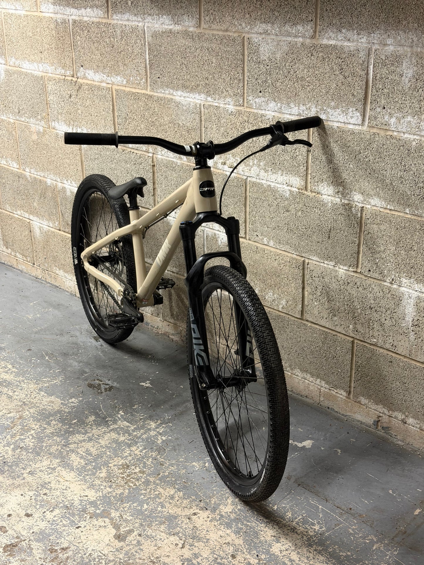 DMR Rhythm Team Dirt Jump Bike 26”