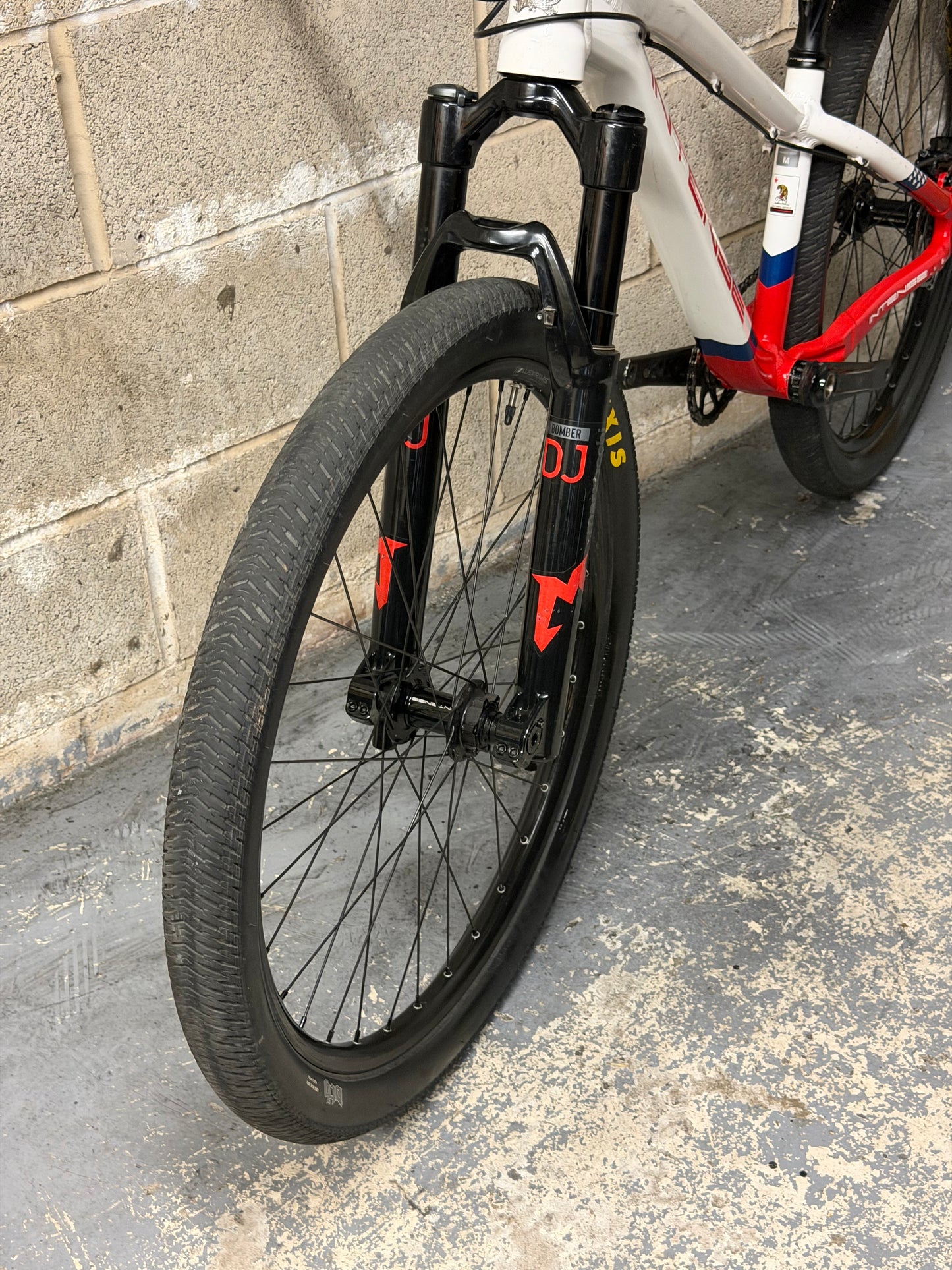 Intense DJ Dirt Jump Bike 26”