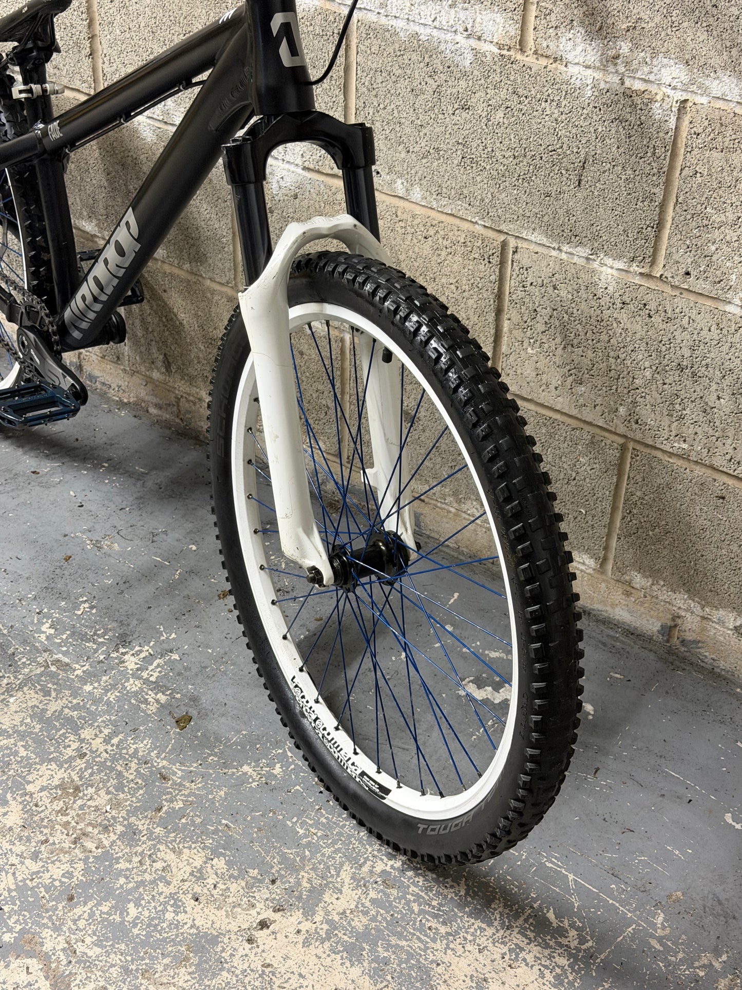 Custom Airdrop Fade Dirt Jump Bike 26”