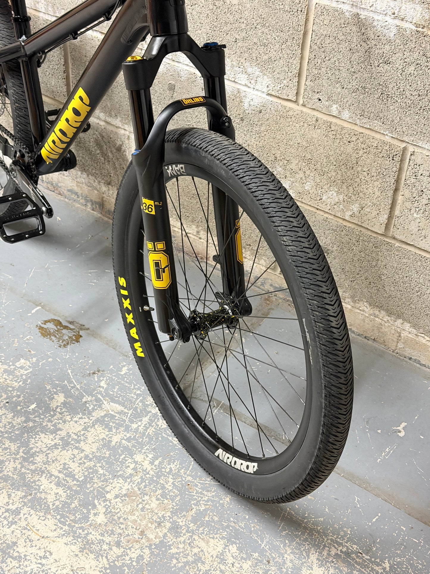 Custom Airdrop Fade Dirt Jump Bike 26”