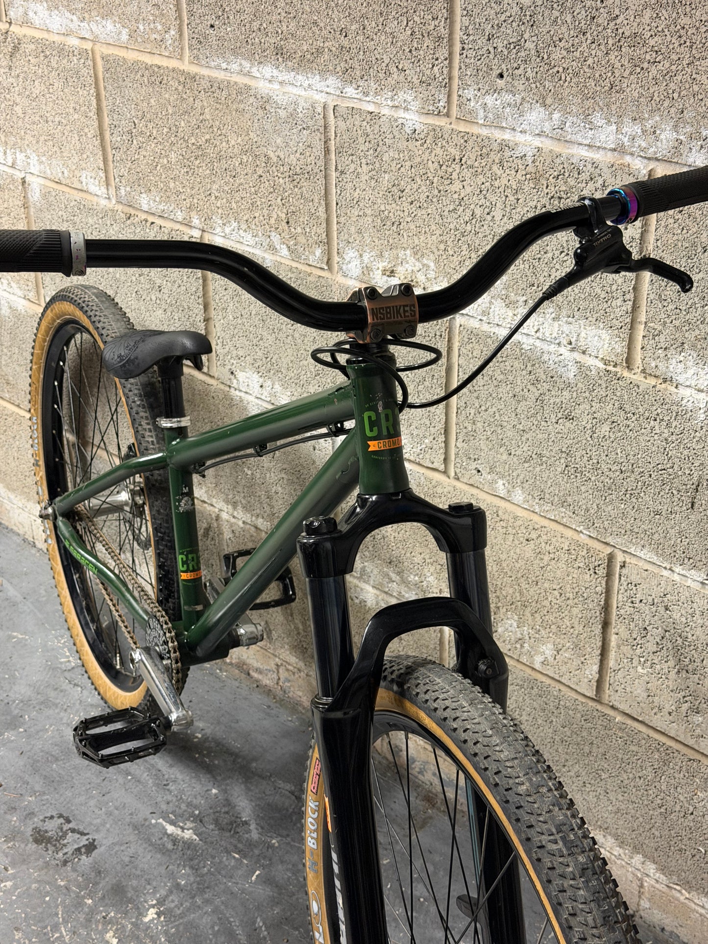 Custom Saracen Dirt Jump Bike 26”